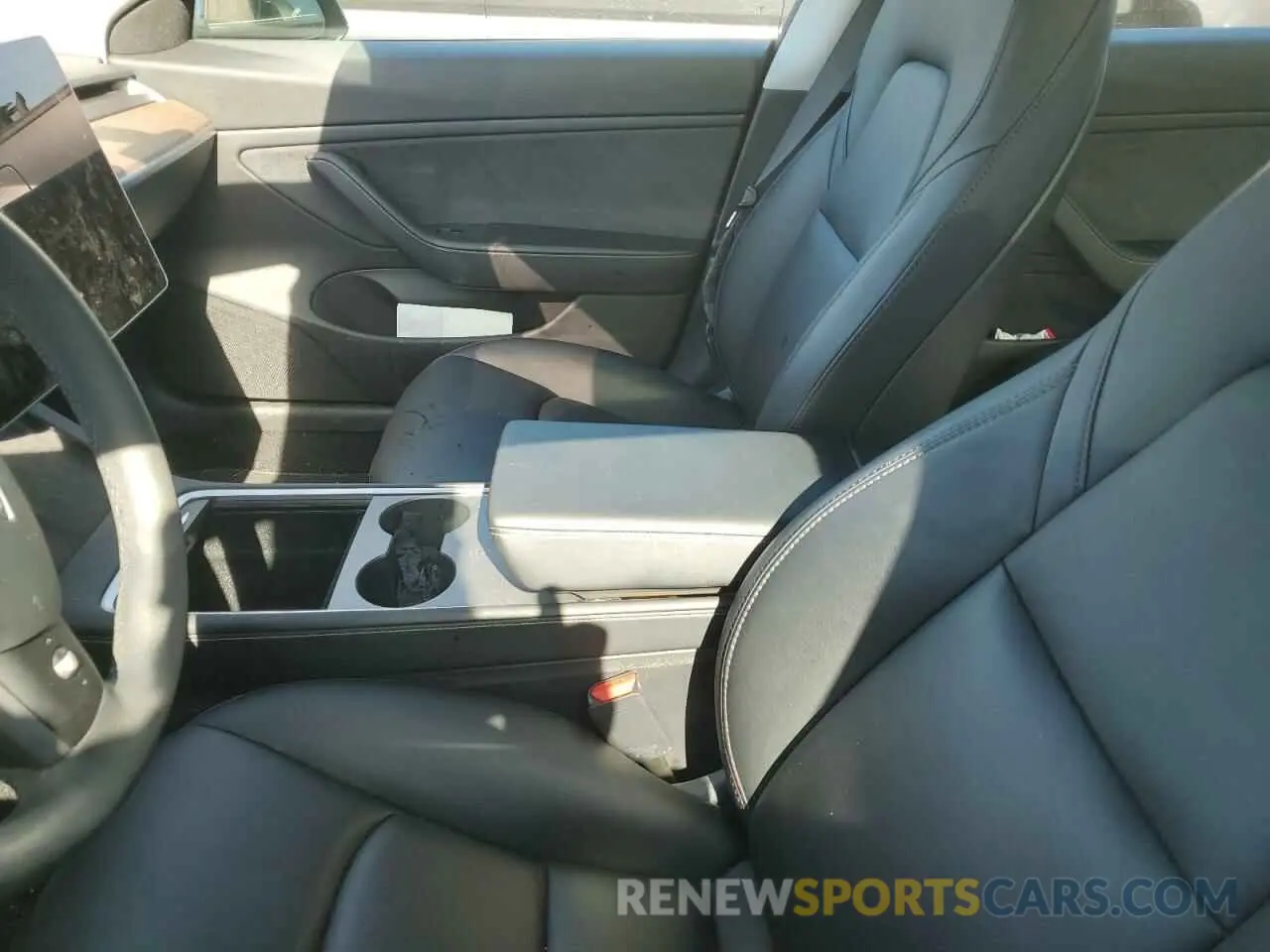 8 Фотография поврежденного автомобиля 5YJ3E1EB1MF858065 TESLA MODEL 3 2021