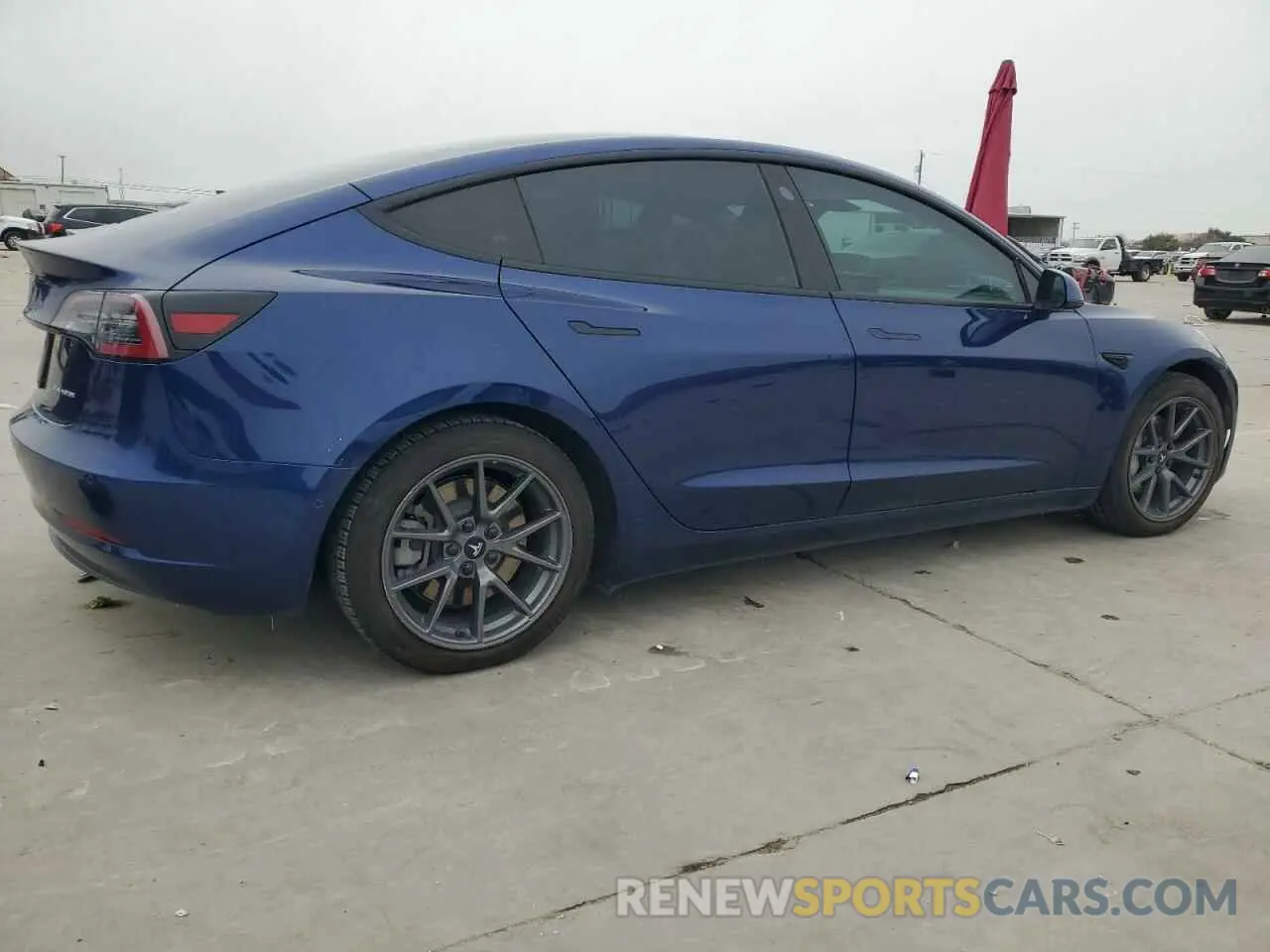 3 Photograph of a damaged car 5YJ3E1EB1MF902811 TESLA MODEL 3 2021
