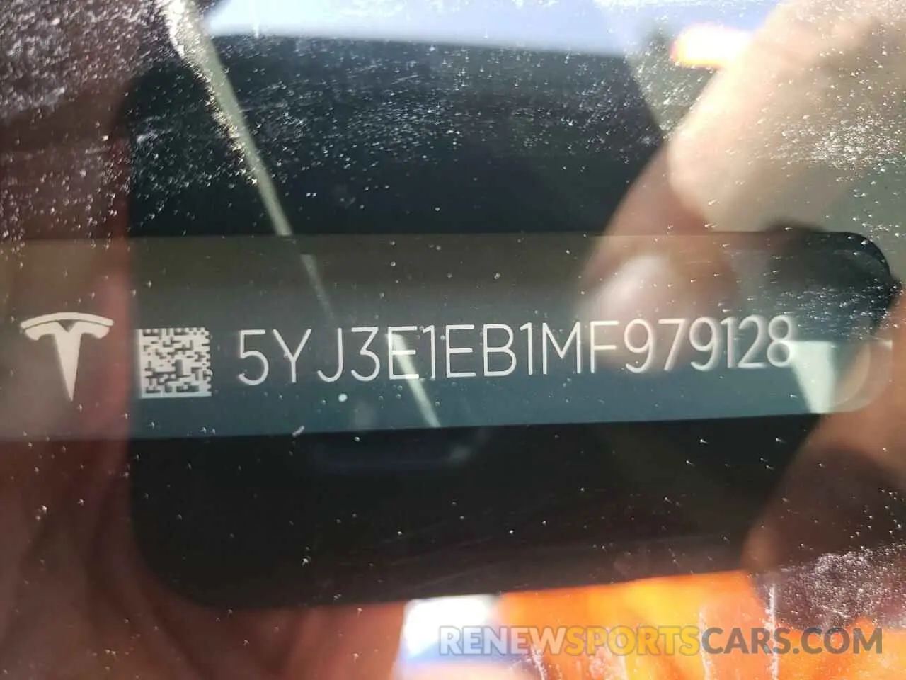 10 Photograph of a damaged car 5YJ3E1EB1MF979128 TESLA MODEL 3 2021