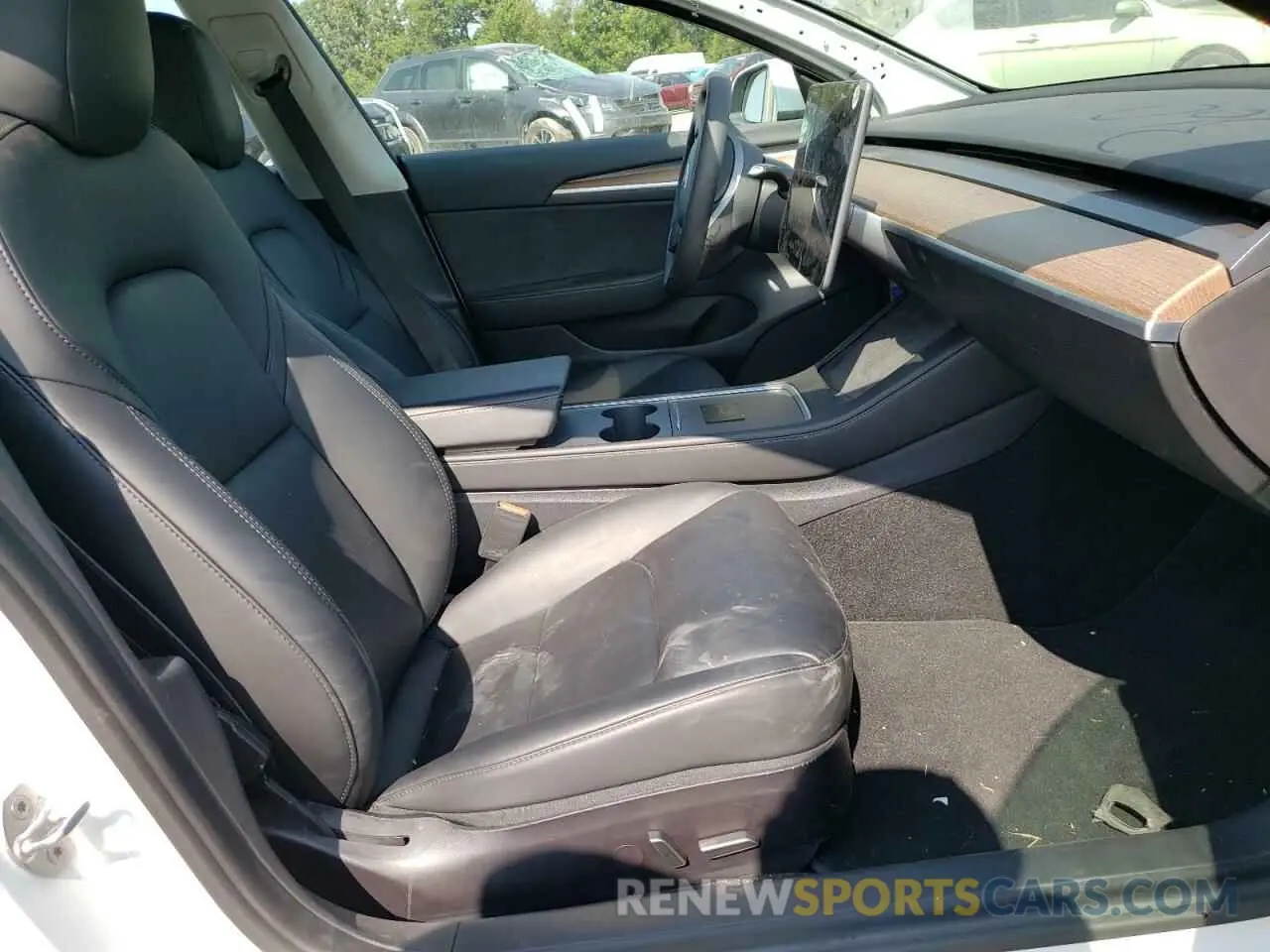 5 Photograph of a damaged car 5YJ3E1EB1MF979128 TESLA MODEL 3 2021