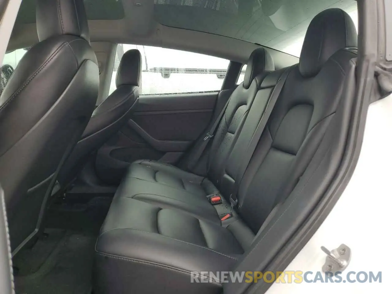 10 Photograph of a damaged car 5YJ3E1EB2MF048413 TESLA MODEL 3 2021