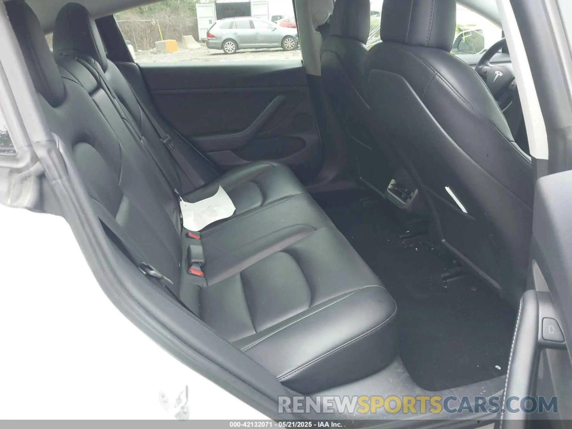 8 Photograph of a damaged car 5YJ3E1EB2MF049237 TESLA MODEL 3 2021