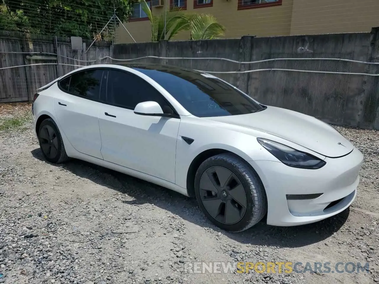 4 Фотография поврежденного автомобиля 5YJ3E1EB2MF054518 TESLA MODEL 3 2021