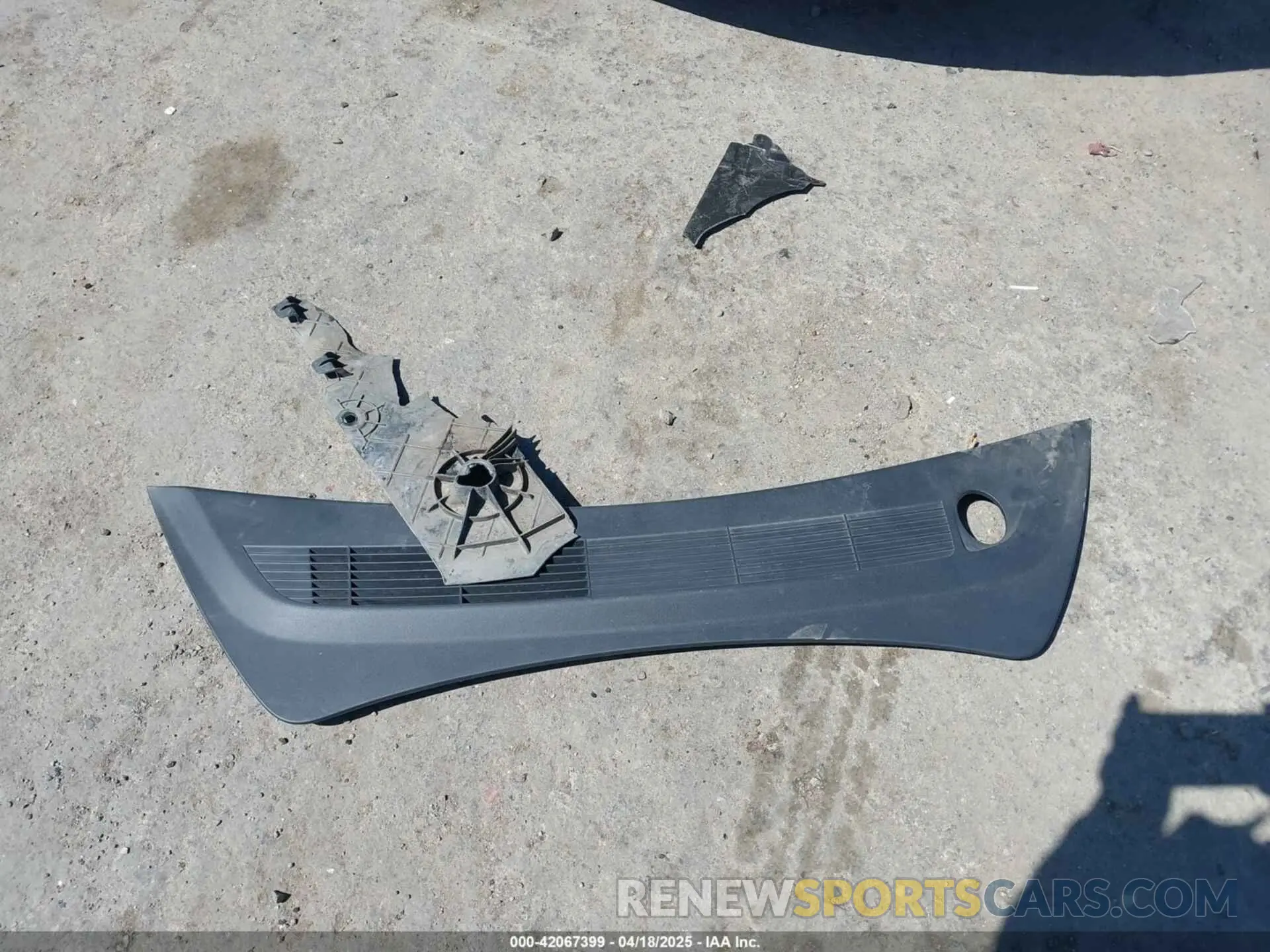 12 Photograph of a damaged car 5YJ3E1EB2MF065583 TESLA MODEL 3 2021