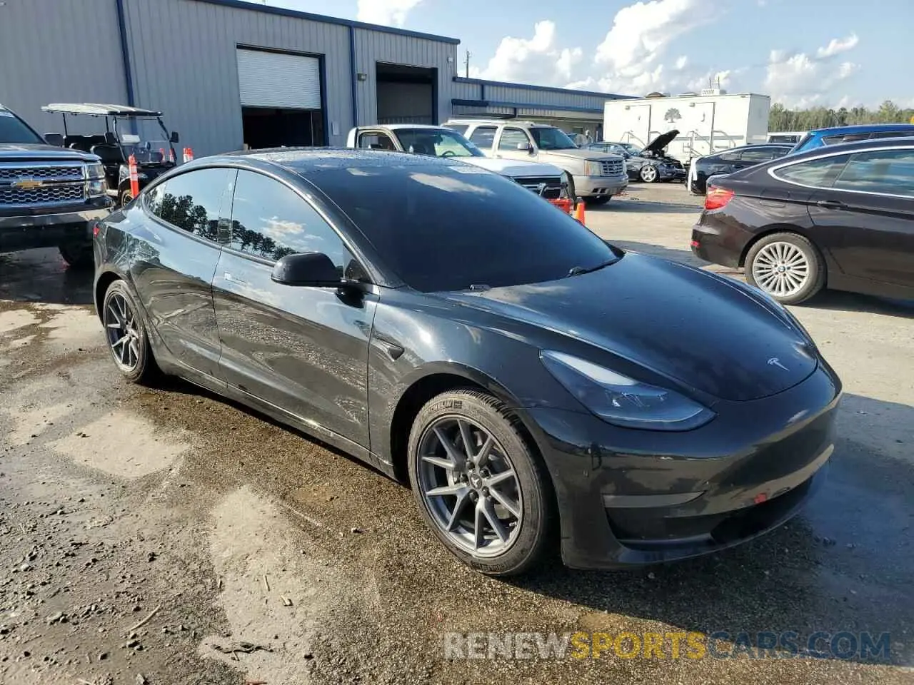 4 Фотография поврежденного автомобиля 5YJ3E1EB2MF948129 TESLA MODEL 3 2021