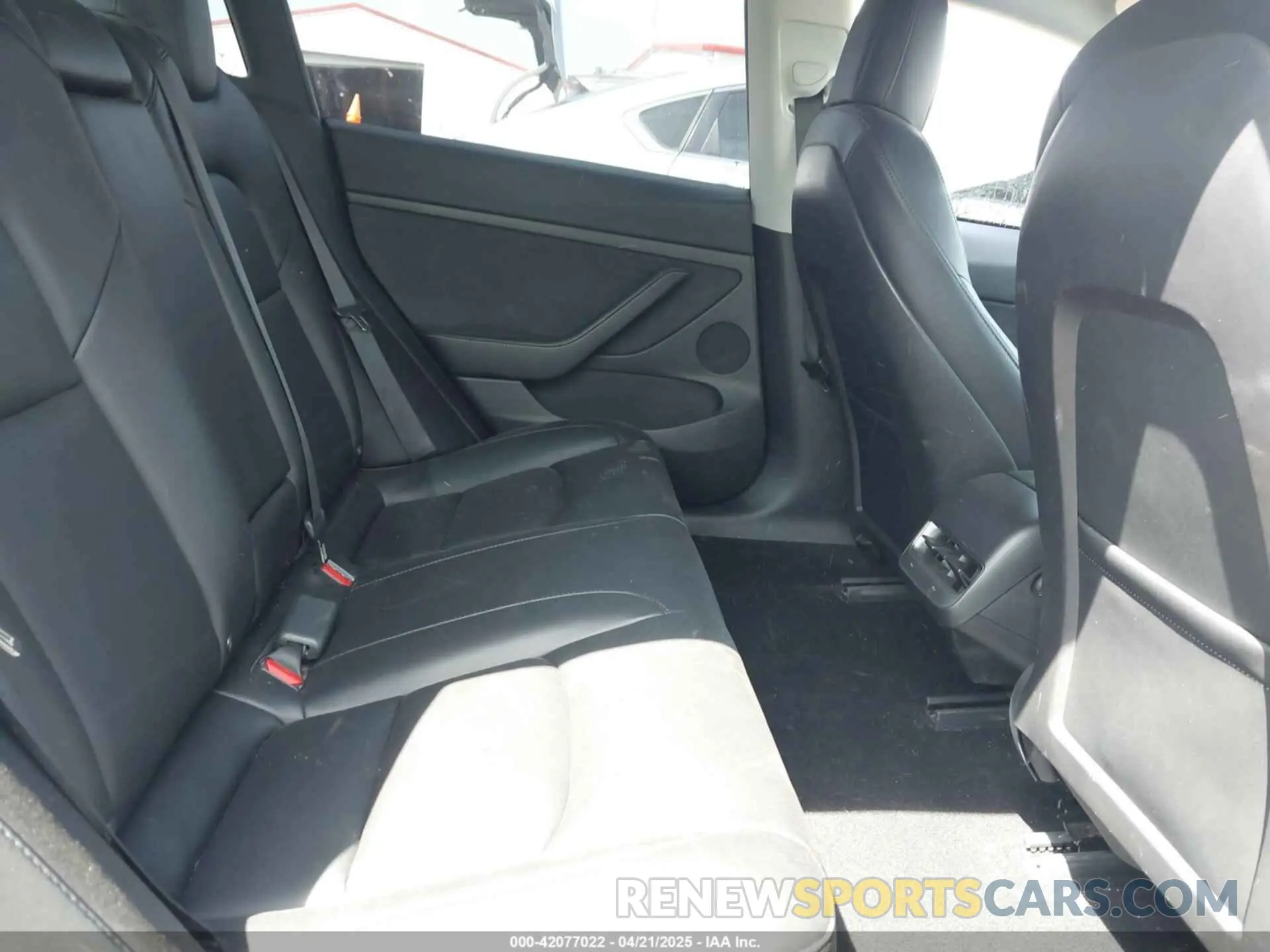 8 Фотография поврежденного автомобиля 5YJ3E1EB3MF014884 TESLA MODEL 3 2021