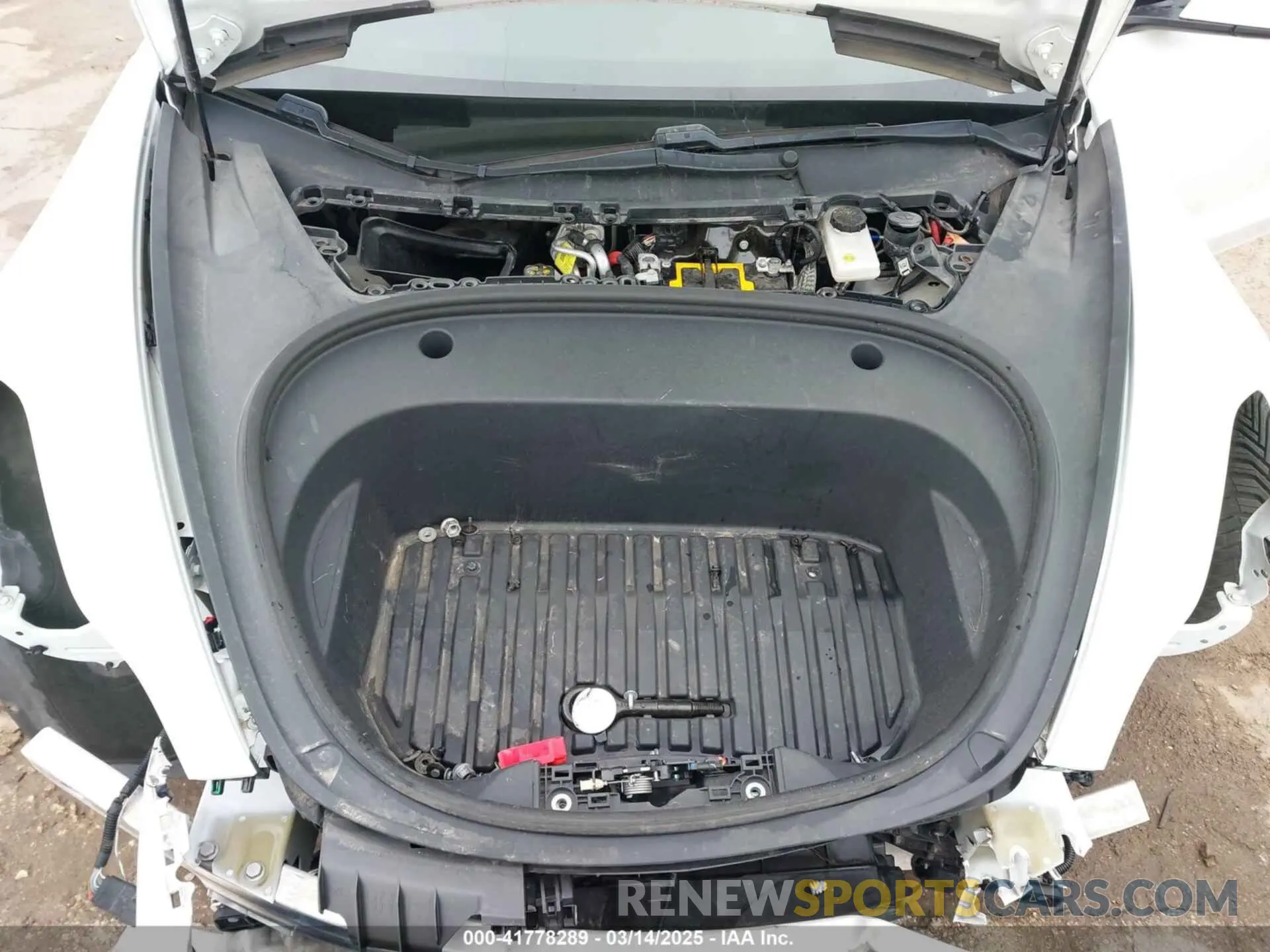 10 Photograph of a damaged car 5YJ3E1EB3MF059713 TESLA MODEL 3 2021