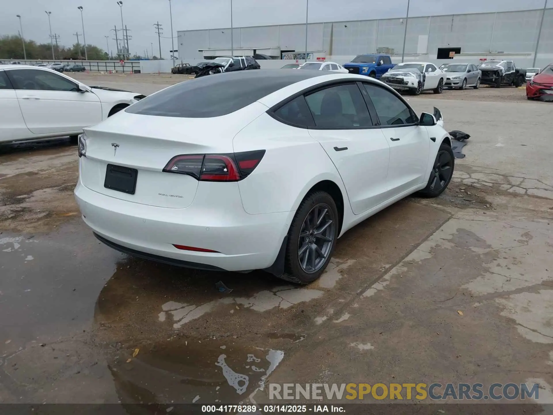 4 Photograph of a damaged car 5YJ3E1EB3MF059713 TESLA MODEL 3 2021