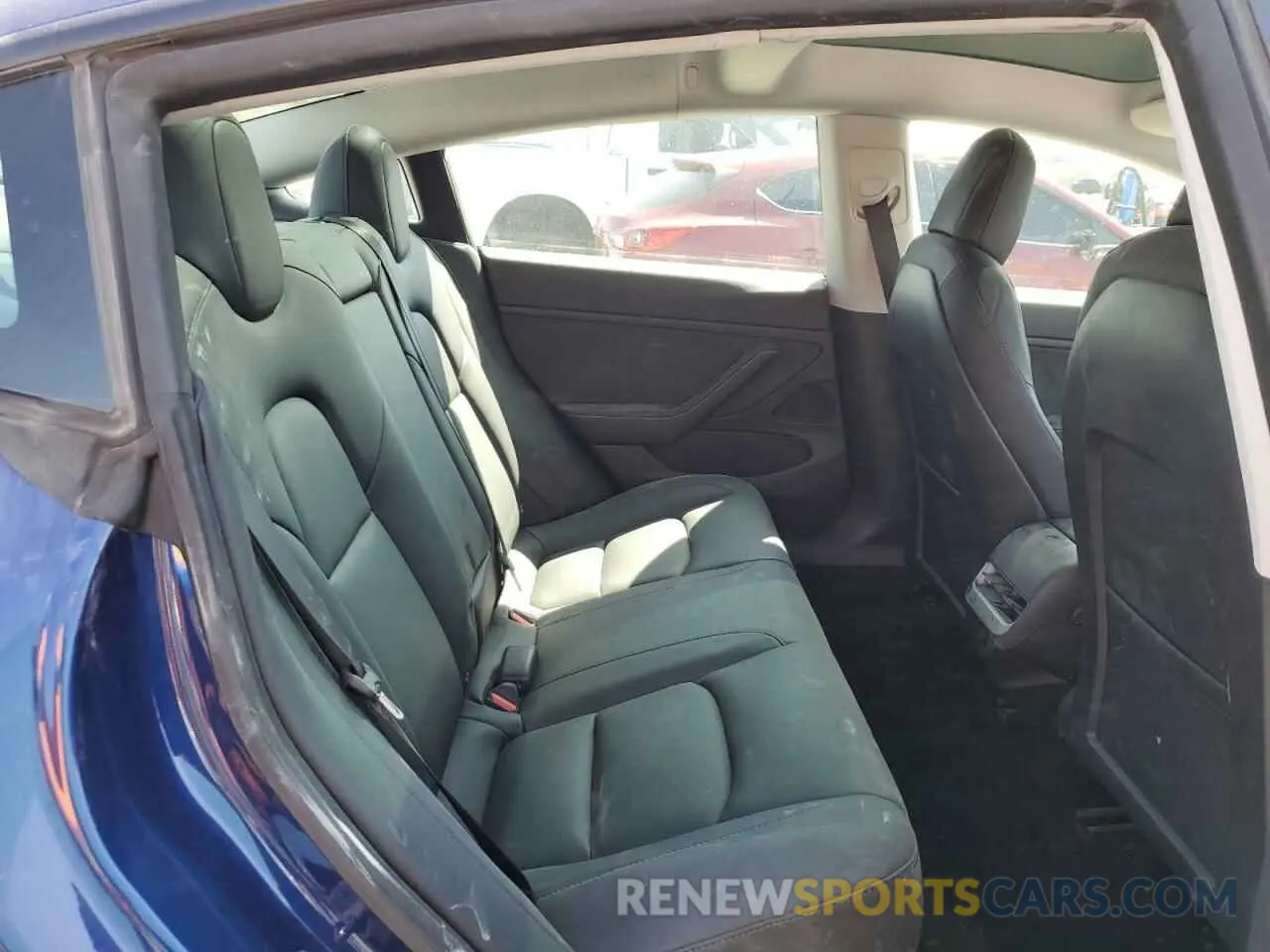 10 Photograph of a damaged car 5YJ3E1EB3MF916144 TESLA MODEL 3 2021