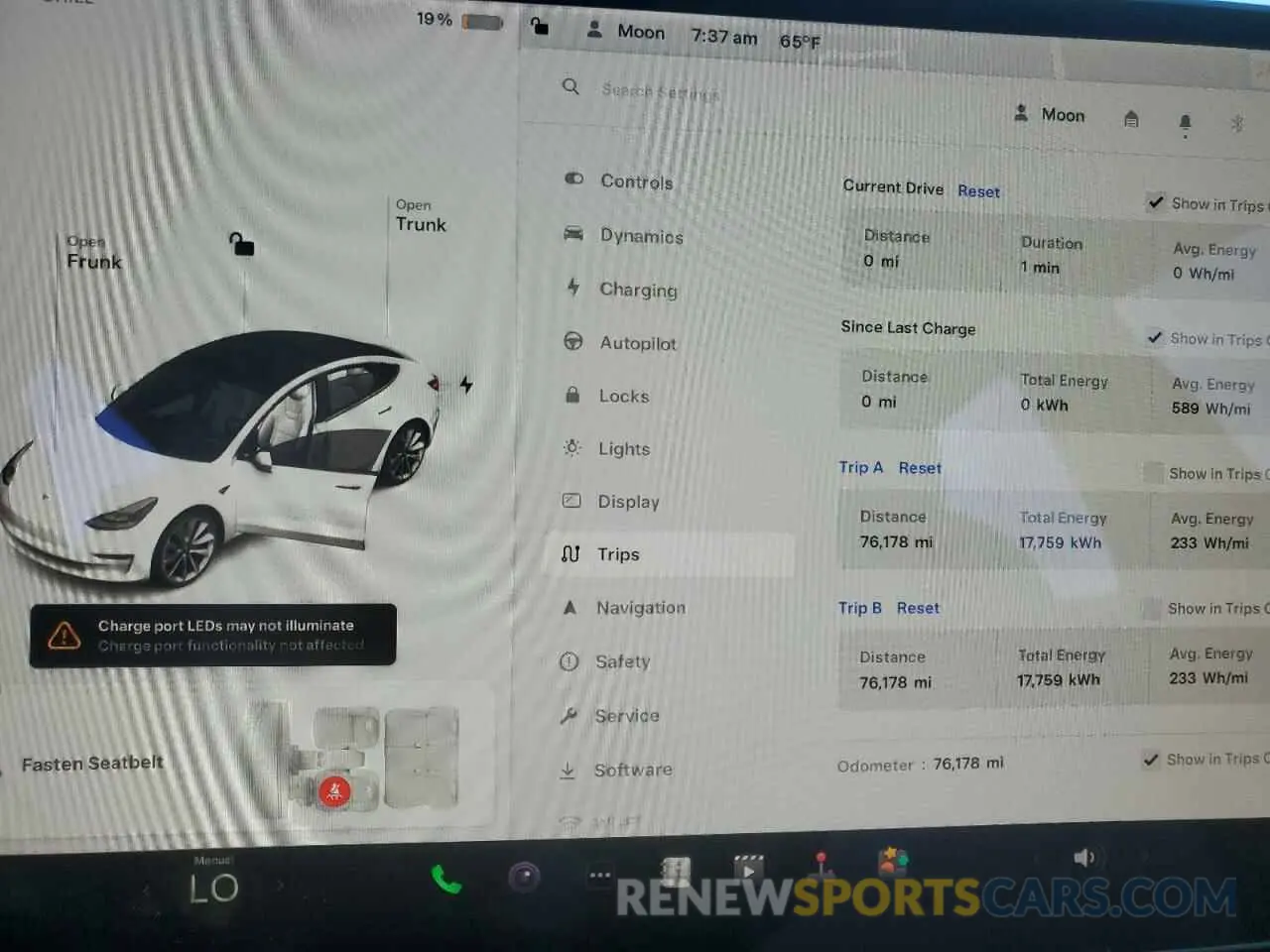 9 Photograph of a damaged car 5YJ3E1EB3MF975484 TESLA MODEL 3 2021