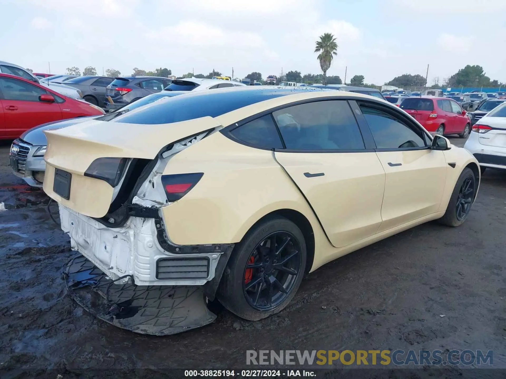 4 Photograph of a damaged car 5YJ3E1EB4MF849442 TESLA MODEL 3 2021