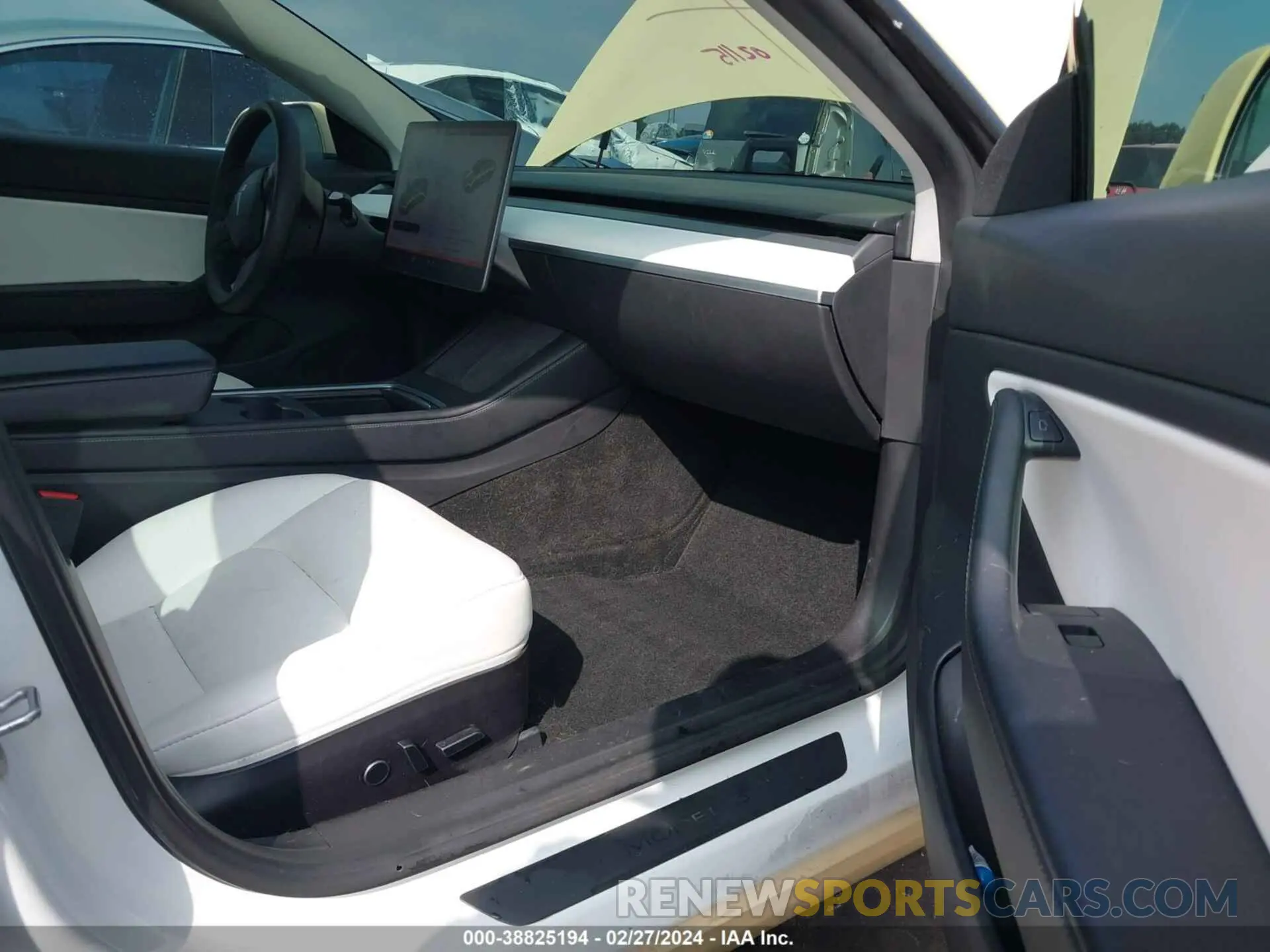 5 Photograph of a damaged car 5YJ3E1EB4MF849442 TESLA MODEL 3 2021