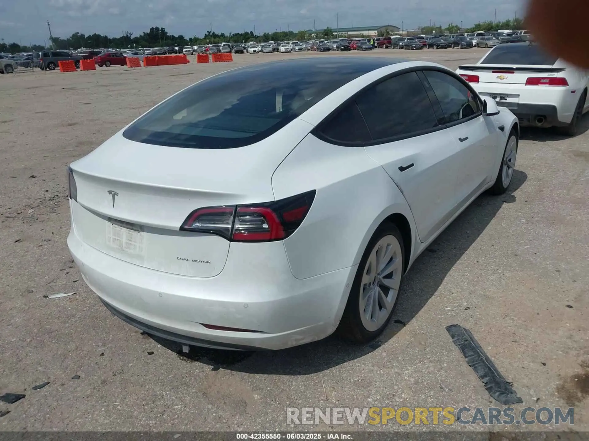 4 Фотография поврежденного автомобиля 5YJ3E1EB4MF850459 TESLA MODEL 3 2021
