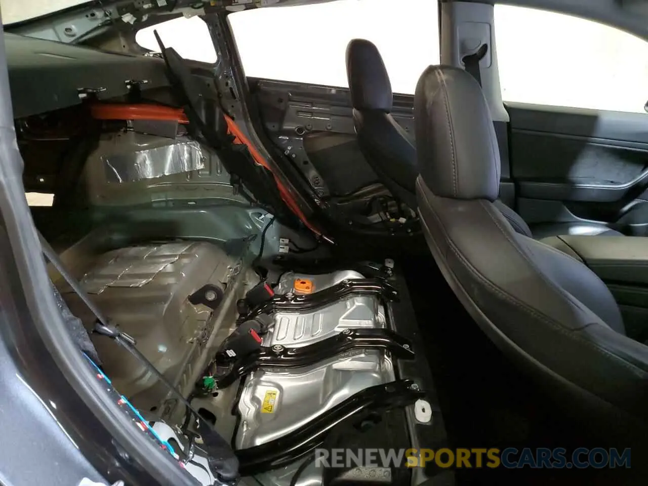 10 Photograph of a damaged car 5YJ3E1EB4MF923846 TESLA MODEL 3 2021