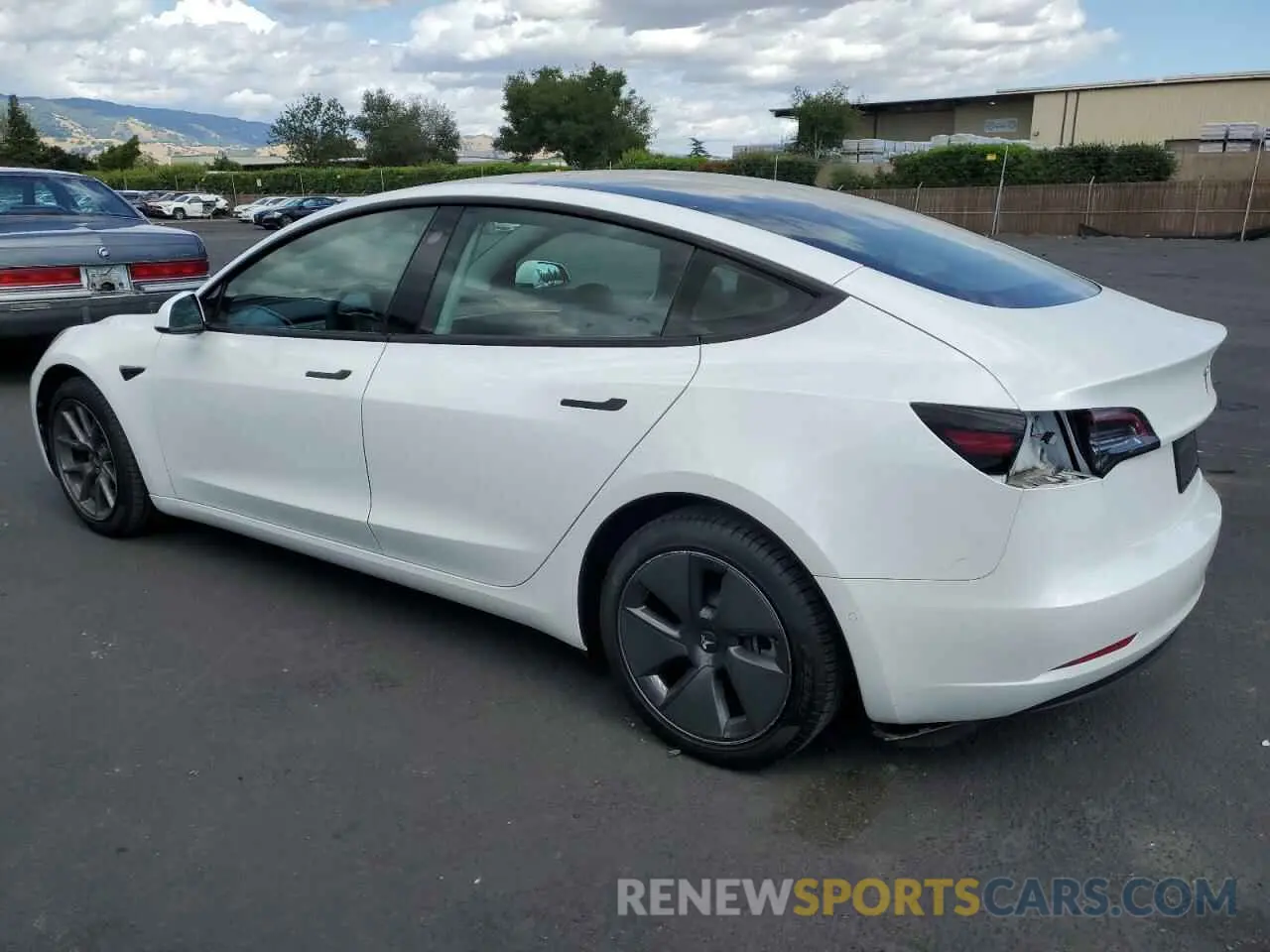 2 Фотография поврежденного автомобиля 5YJ3E1EB5MF004003 TESLA MODEL 3 2021