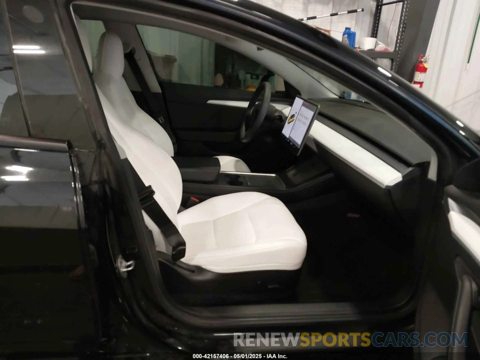 5 Photograph of a damaged car 5YJ3E1EB5MF019973 TESLA MODEL 3 2021