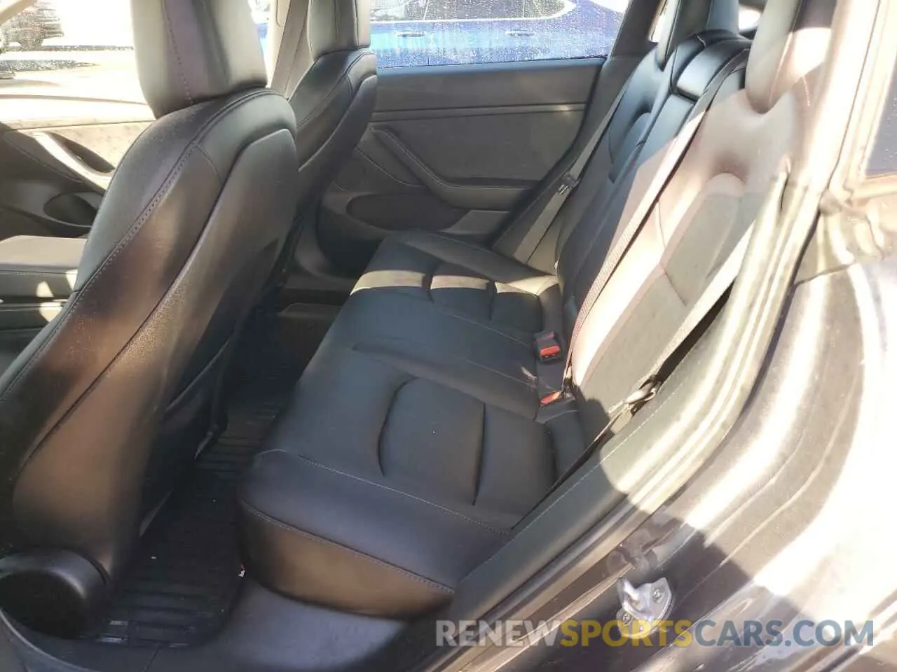 10 Photograph of a damaged car 5YJ3E1EB5MF075900 TESLA MODEL 3 2021