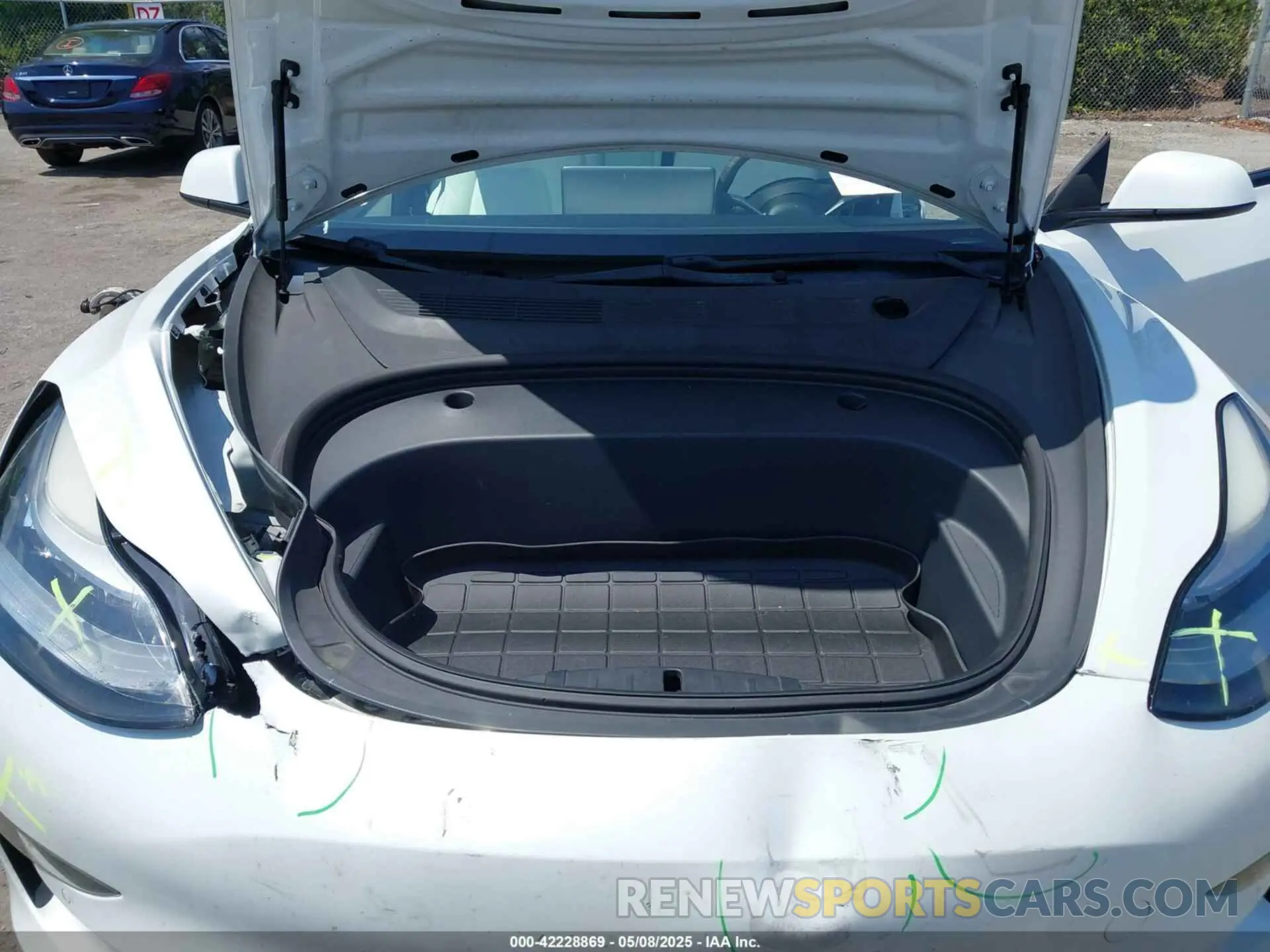 10 Photograph of a damaged car 5YJ3E1EB5MF847912 TESLA MODEL 3 2021