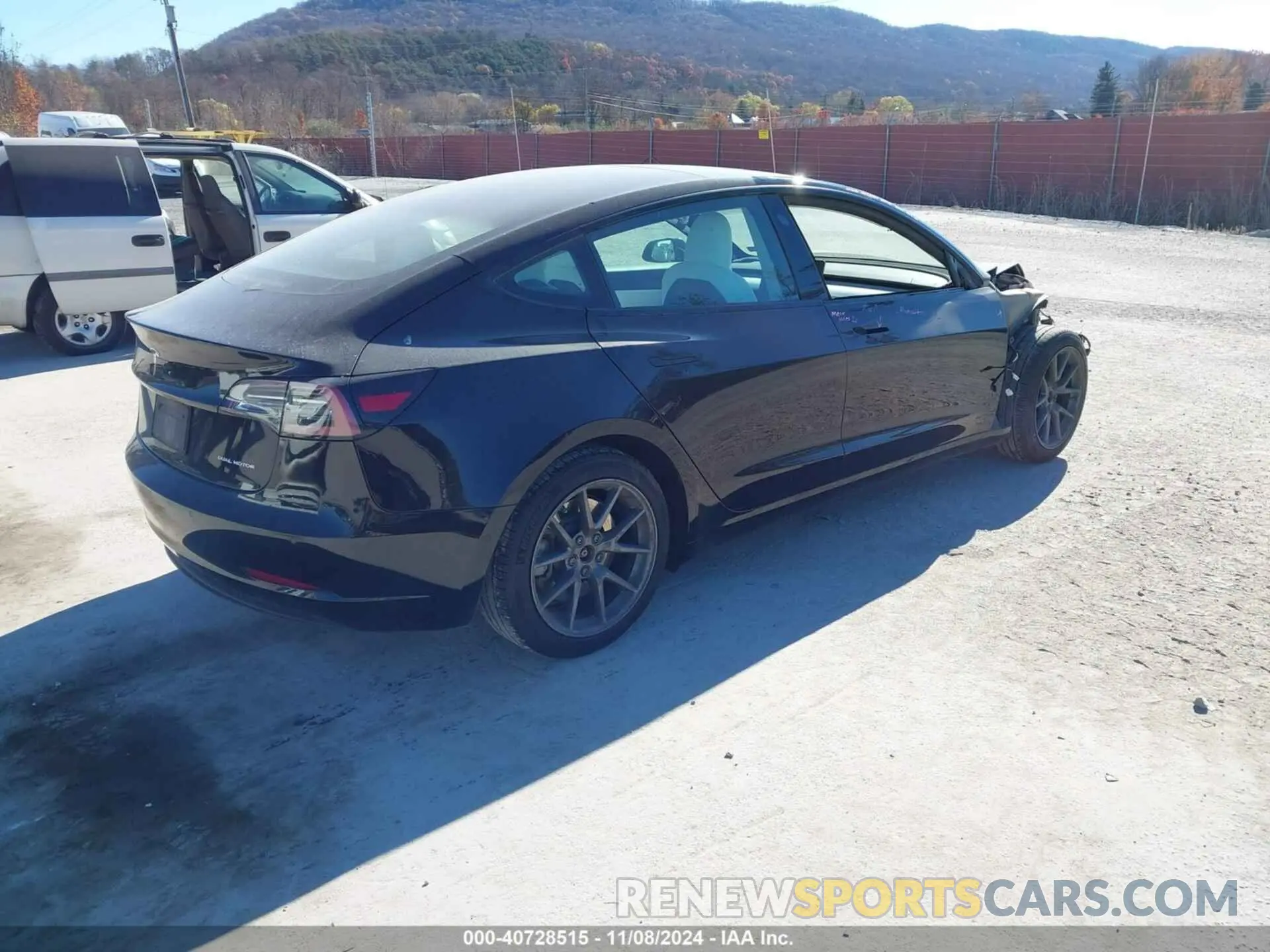 4 Photograph of a damaged car 5YJ3E1EB5MF858618 TESLA MODEL 3 2021