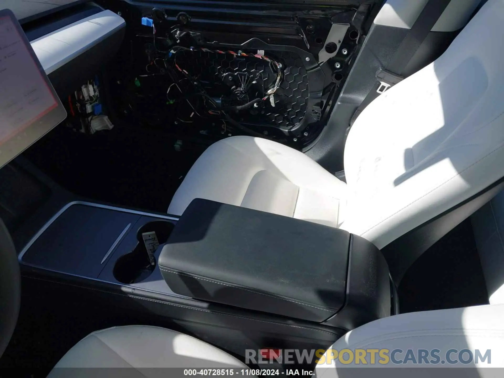 5 Photograph of a damaged car 5YJ3E1EB5MF858618 TESLA MODEL 3 2021