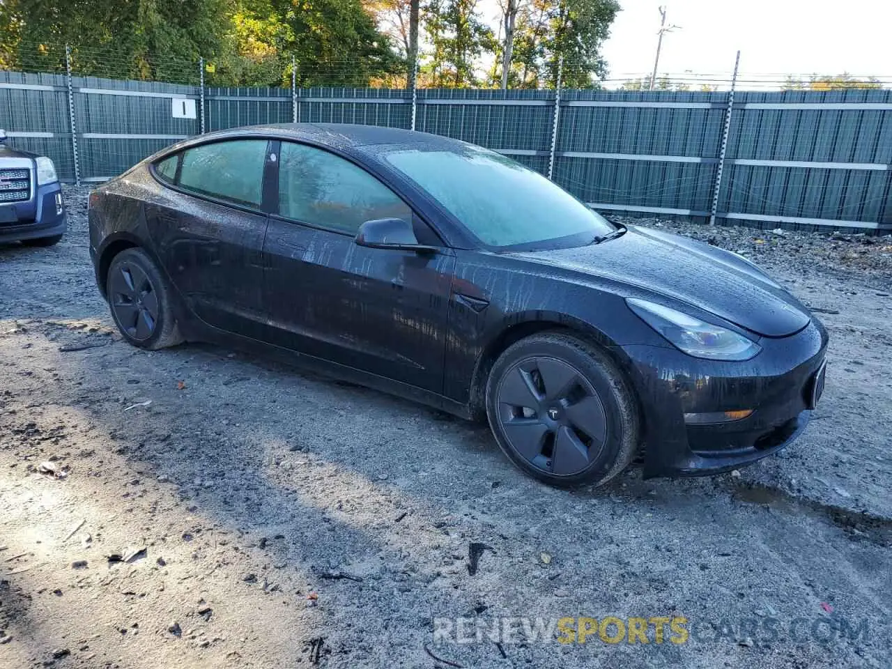 4 Photograph of a damaged car 5YJ3E1EB5MF960579 TESLA MODEL 3 2021