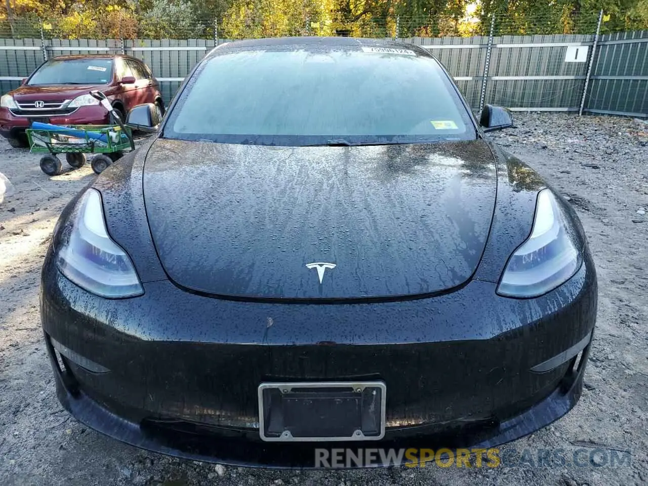 5 Photograph of a damaged car 5YJ3E1EB5MF960579 TESLA MODEL 3 2021