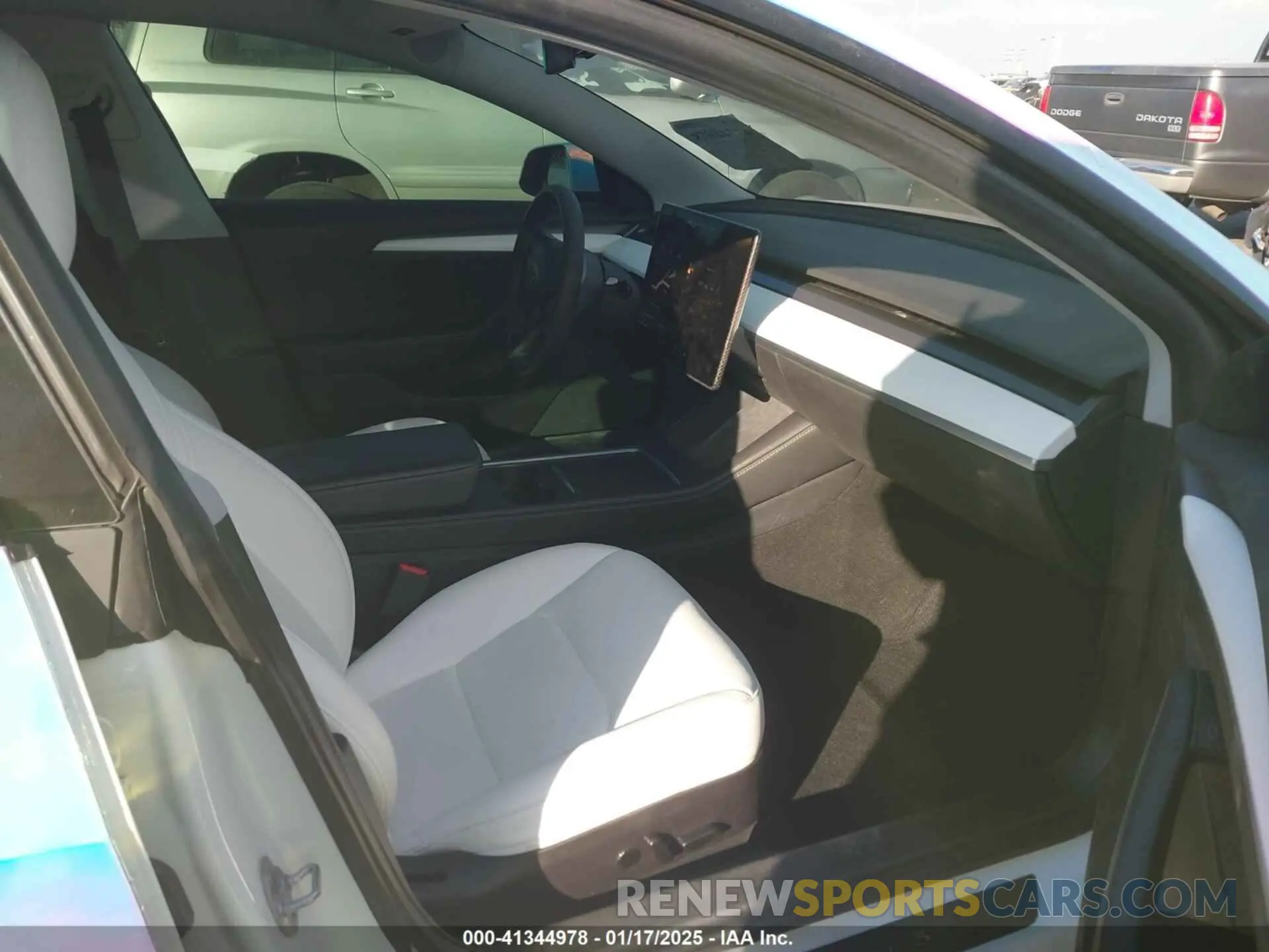 5 Photograph of a damaged car 5YJ3E1EB6MF053940 TESLA MODEL 3 2021