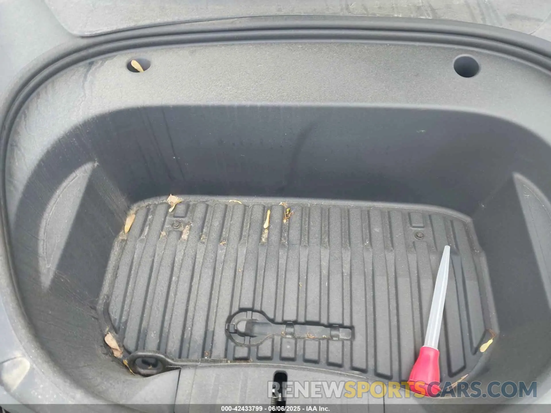 10 Photograph of a damaged car 5YJ3E1EB6MF056210 TESLA MODEL 3 2021