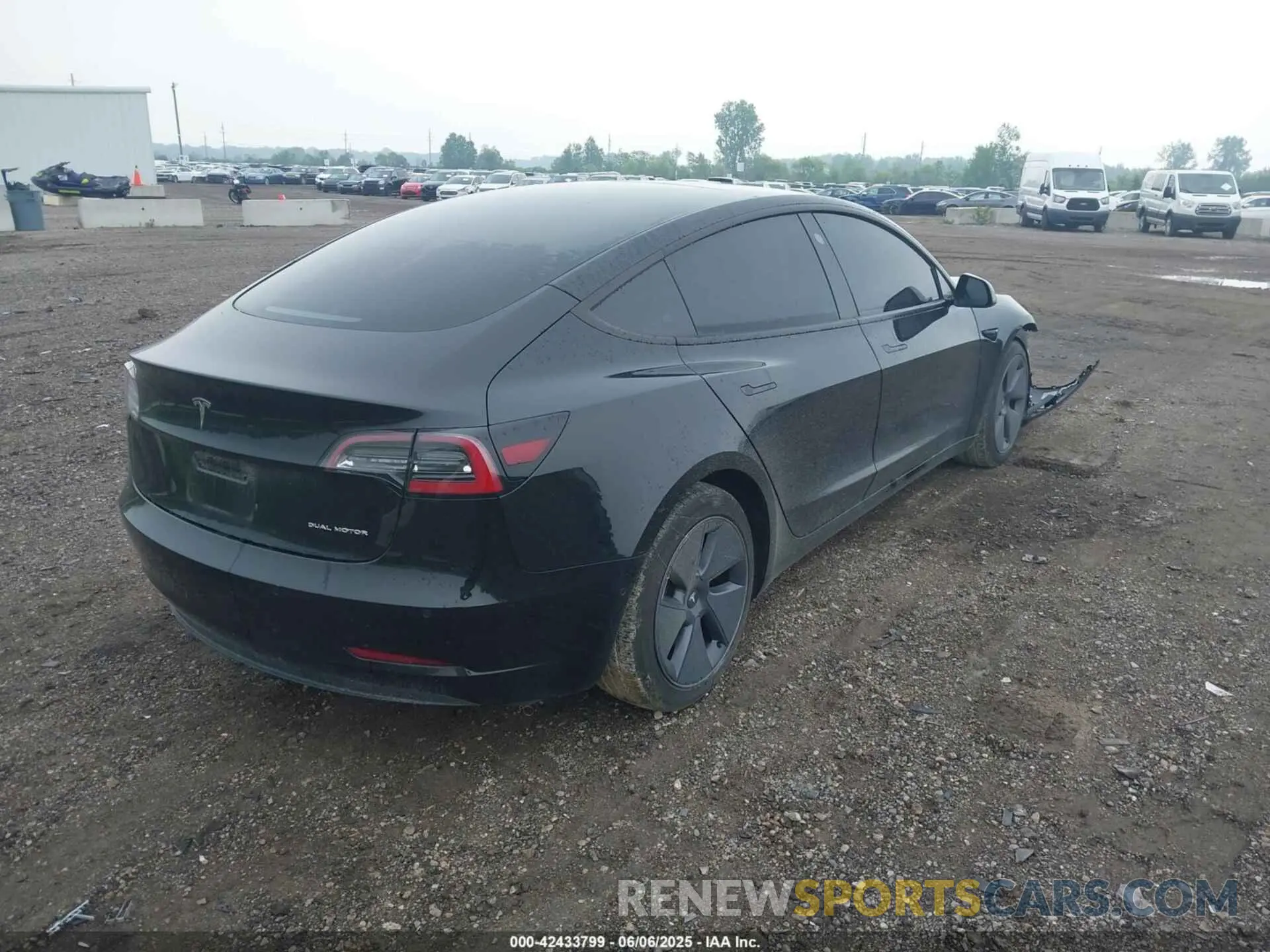 4 Photograph of a damaged car 5YJ3E1EB6MF056210 TESLA MODEL 3 2021