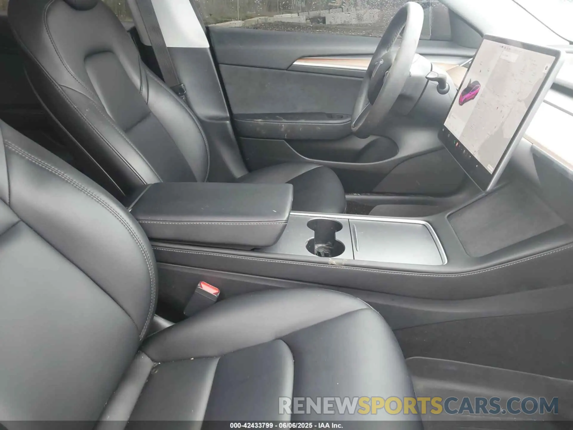 5 Photograph of a damaged car 5YJ3E1EB6MF056210 TESLA MODEL 3 2021