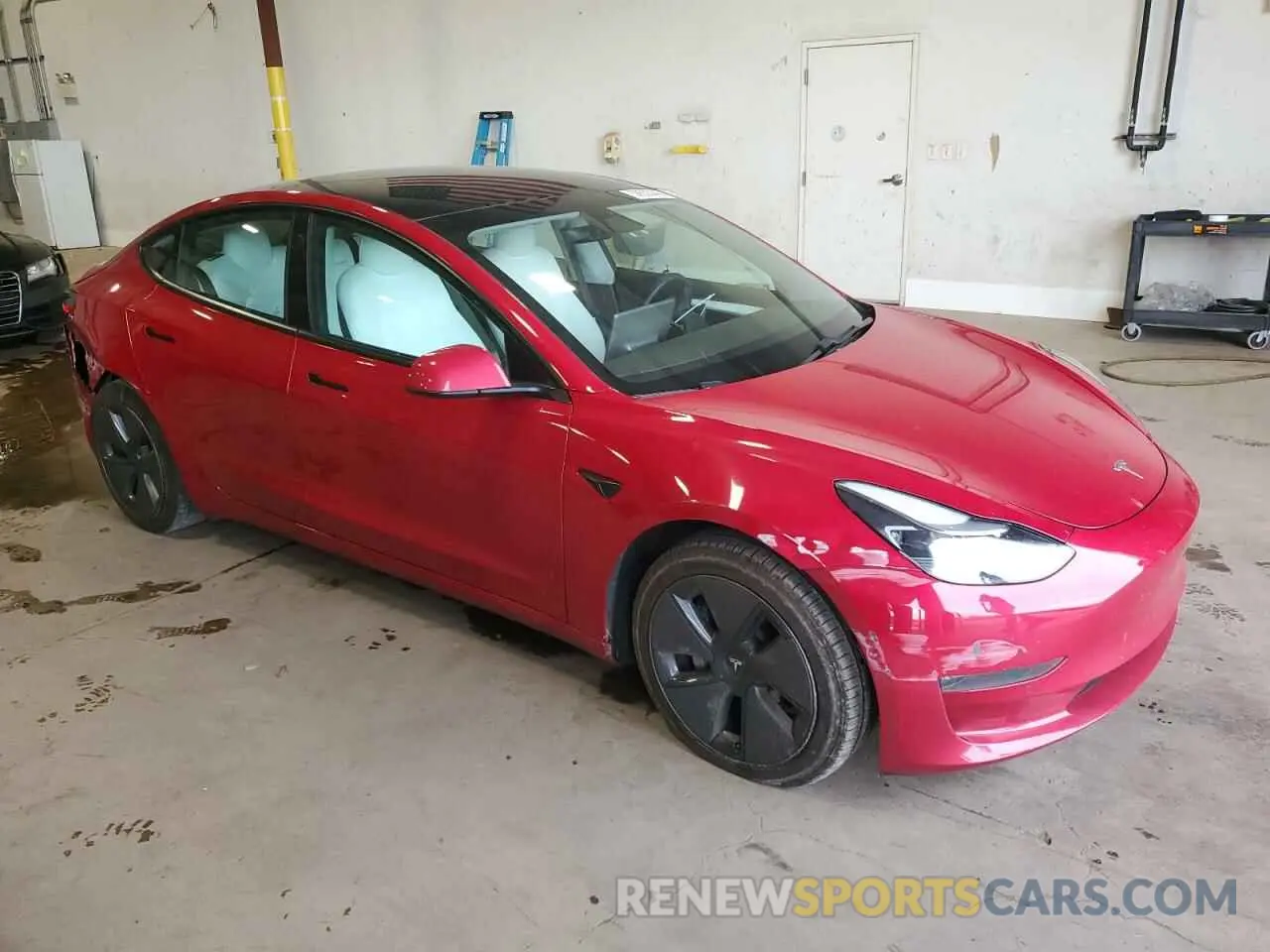 4 Photograph of a damaged car 5YJ3E1EB6MF062699 TESLA MODEL 3 2021