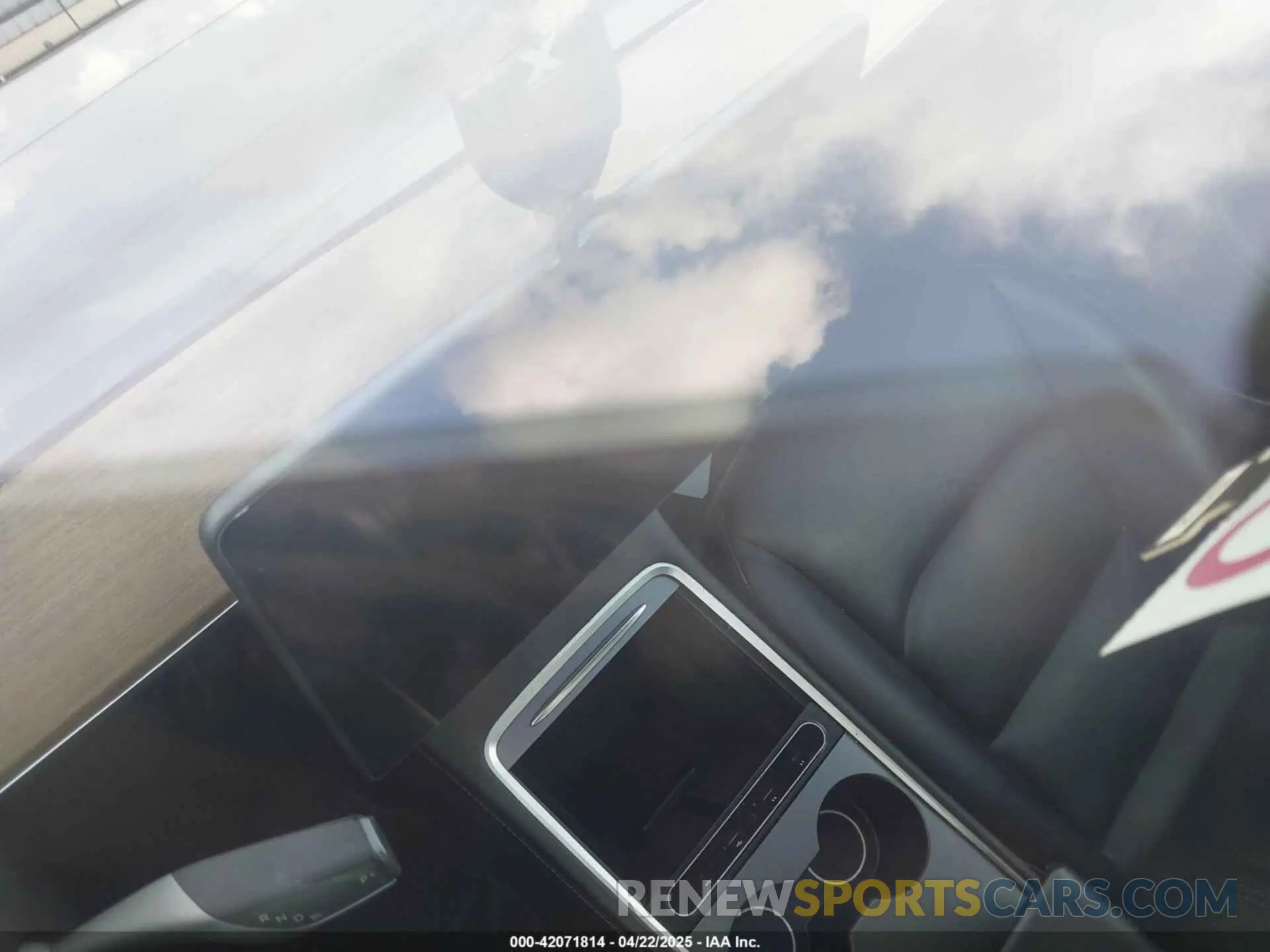 14 Photograph of a damaged car 5YJ3E1EB6MF085836 TESLA MODEL 3 2021