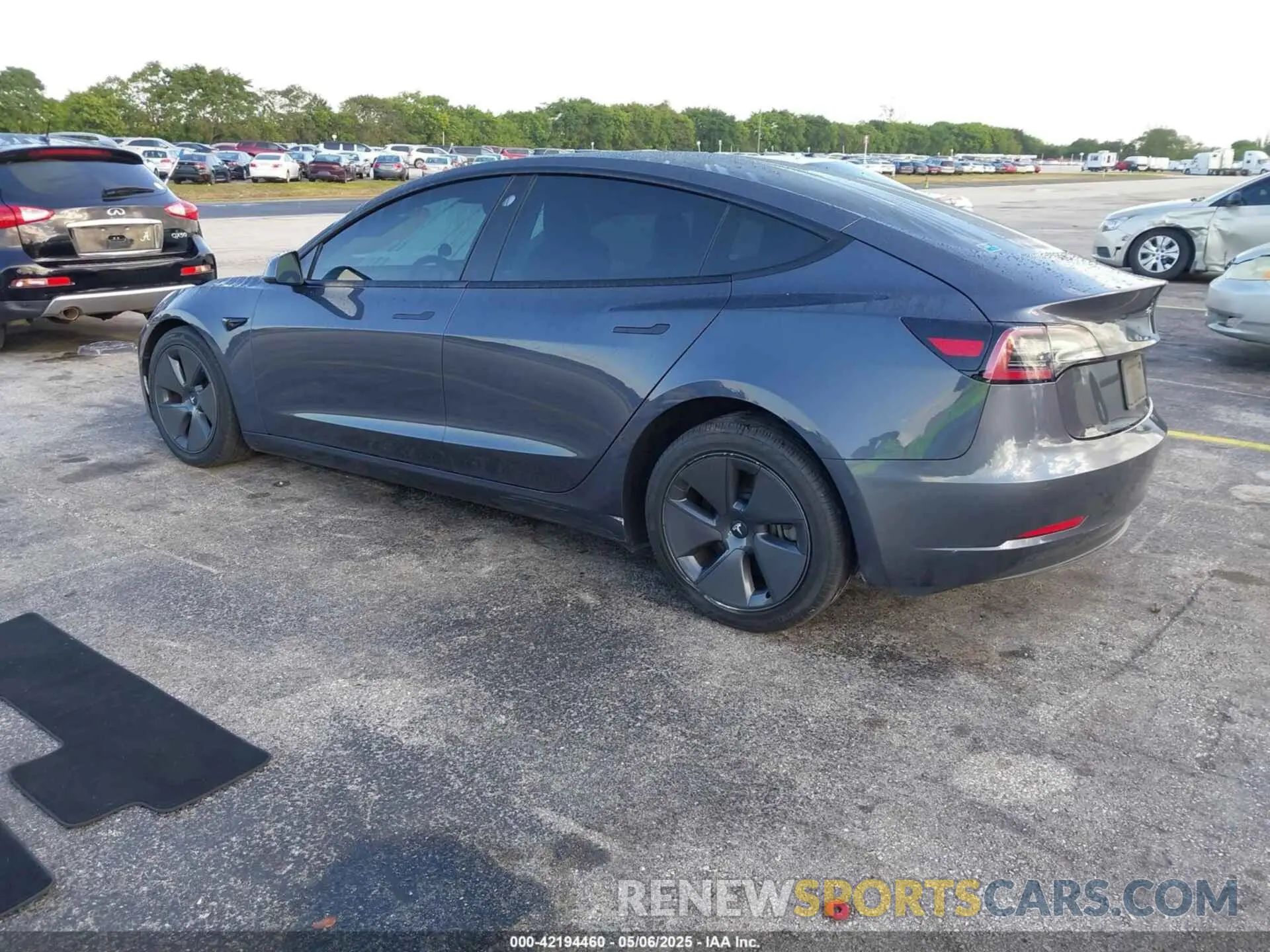 3 Photograph of a damaged car 5YJ3E1EB7MF030117 TESLA MODEL 3 2021