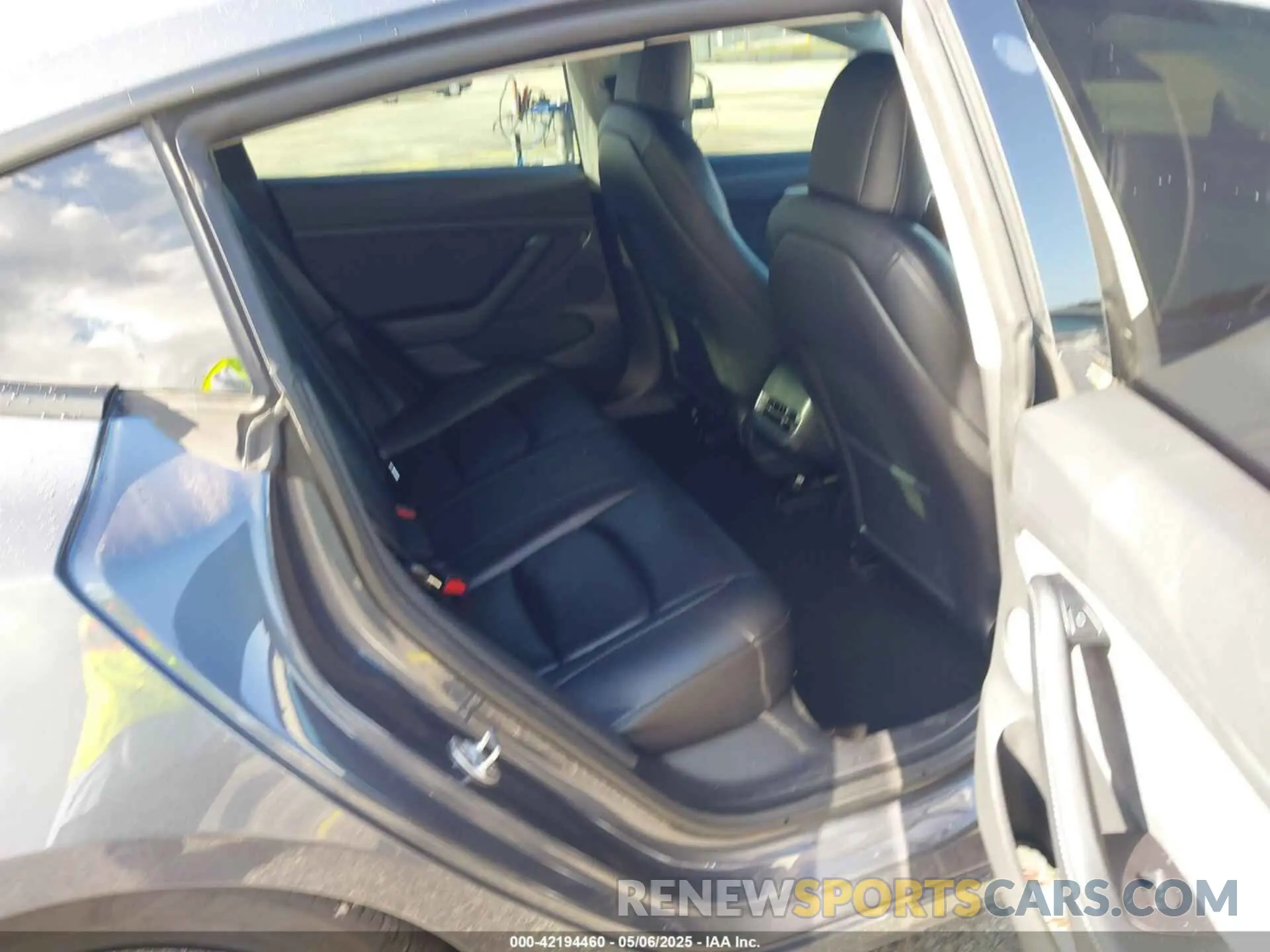 8 Photograph of a damaged car 5YJ3E1EB7MF030117 TESLA MODEL 3 2021