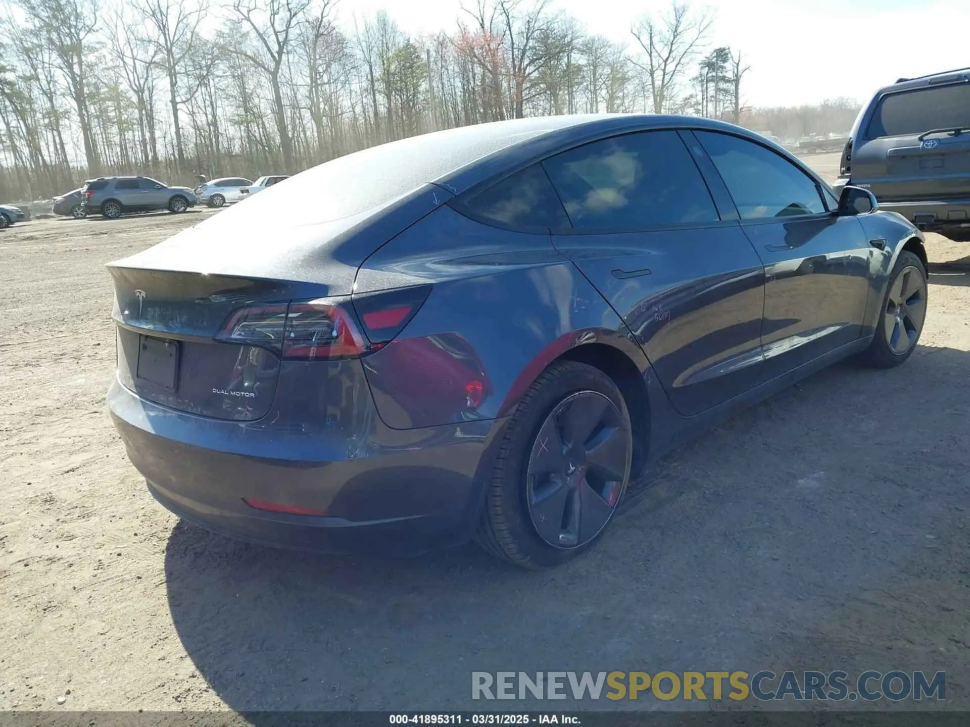 4 Фотография поврежденного автомобиля 5YJ3E1EB7MF050917 TESLA MODEL 3 2021
