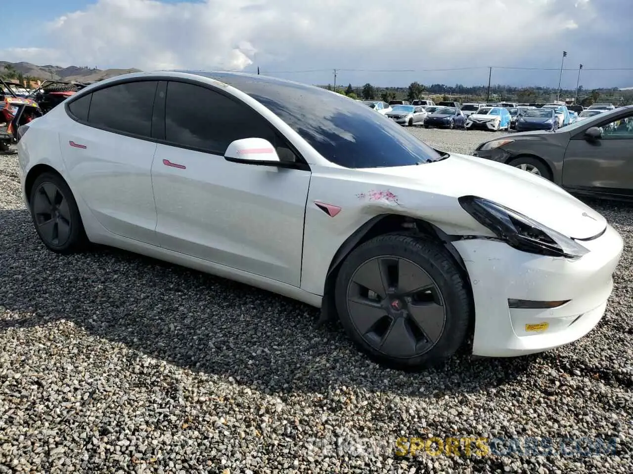 4 Фотография поврежденного автомобиля 5YJ3E1EB7MF060329 TESLA MODEL 3 2021