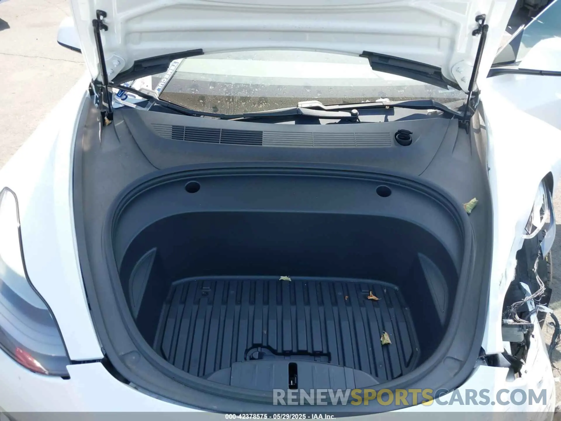 10 Photograph of a damaged car 5YJ3E1EB7MF072609 TESLA MODEL 3 2021