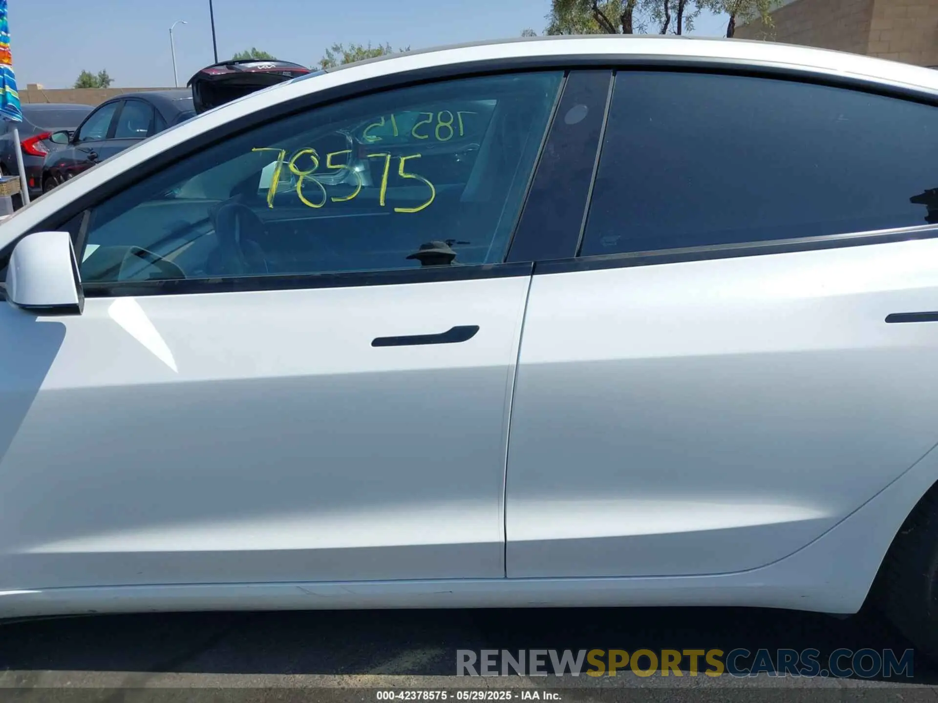 14 Photograph of a damaged car 5YJ3E1EB7MF072609 TESLA MODEL 3 2021