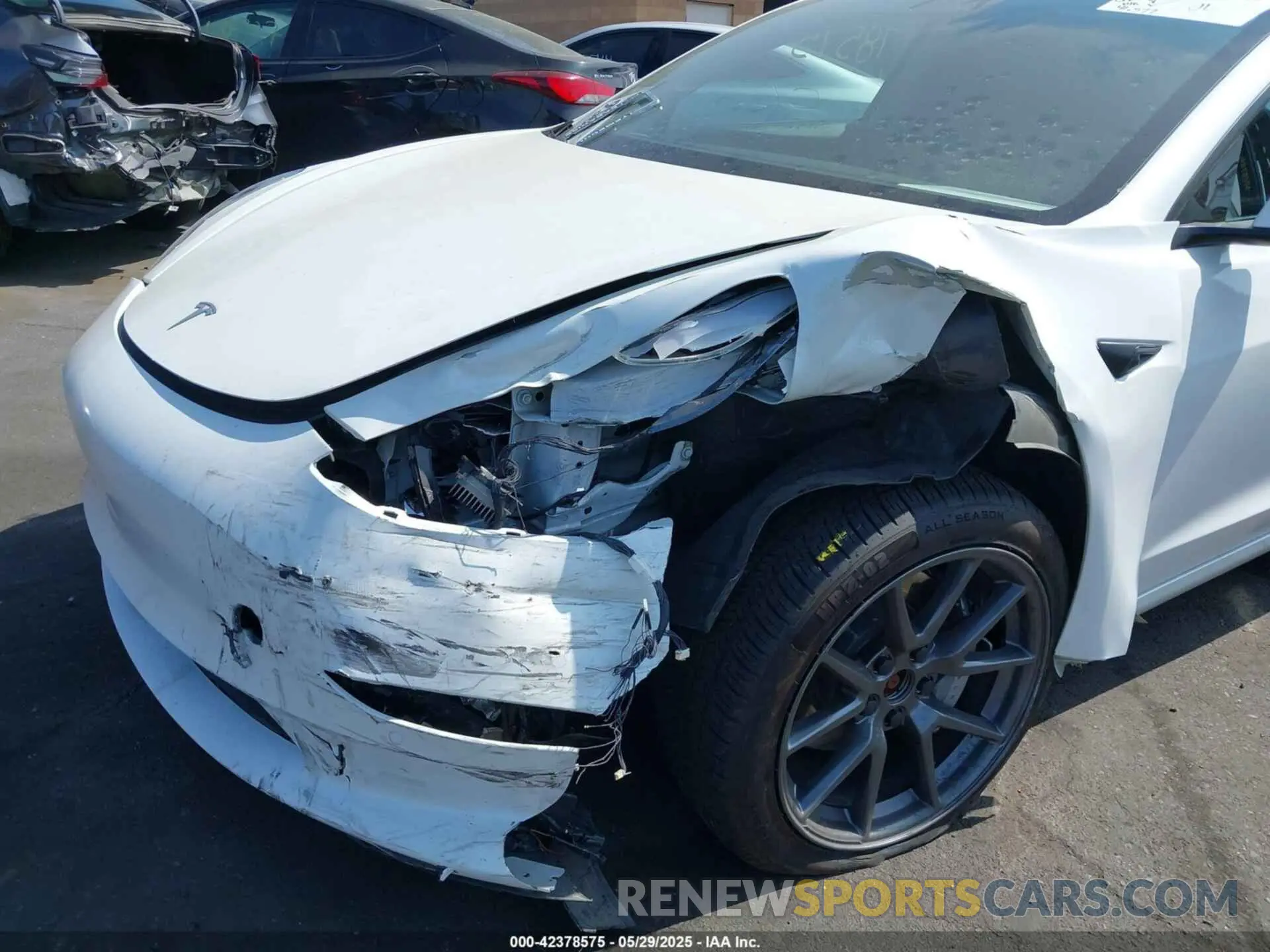 6 Photograph of a damaged car 5YJ3E1EB7MF072609 TESLA MODEL 3 2021