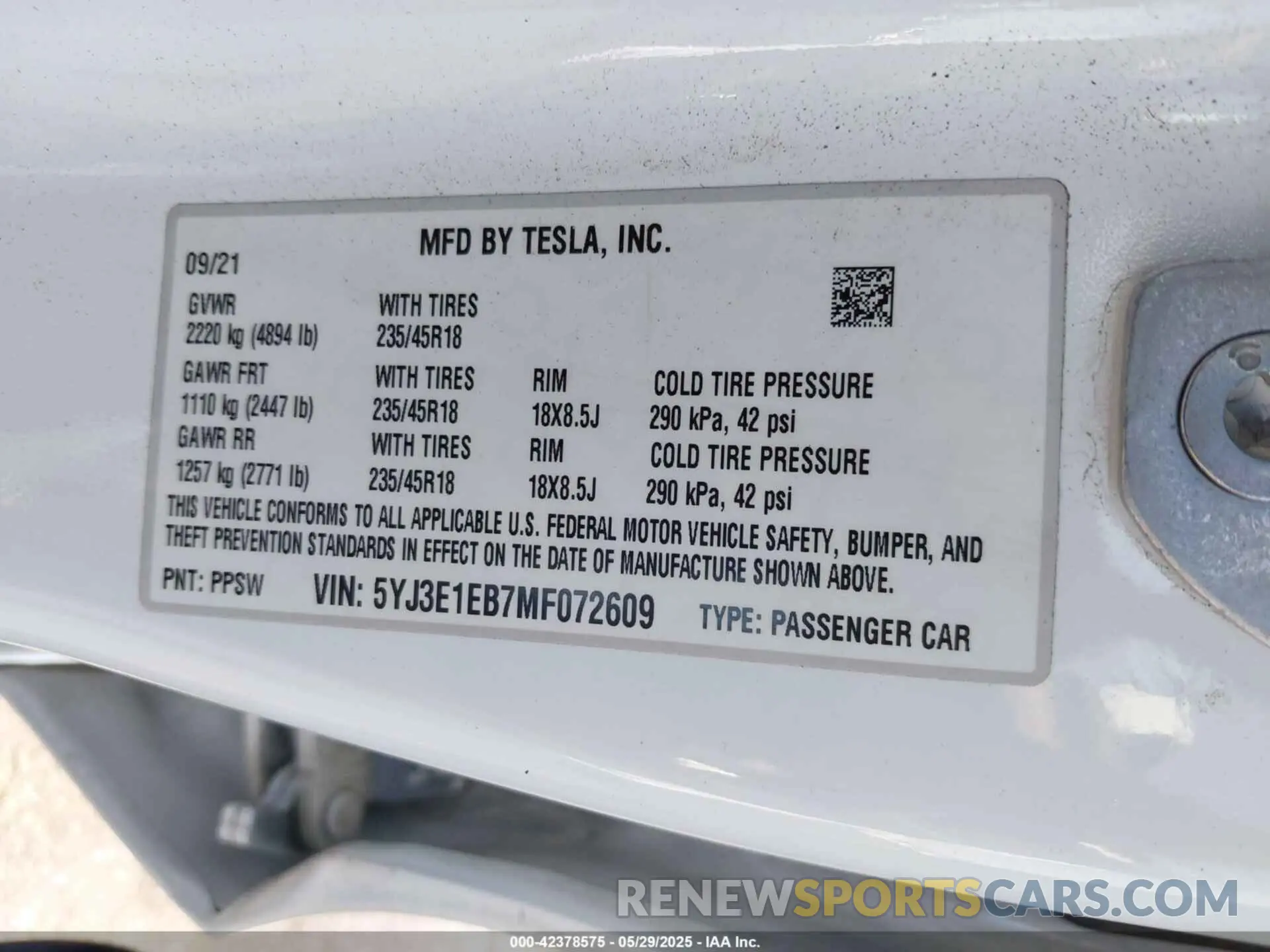 9 Photograph of a damaged car 5YJ3E1EB7MF072609 TESLA MODEL 3 2021