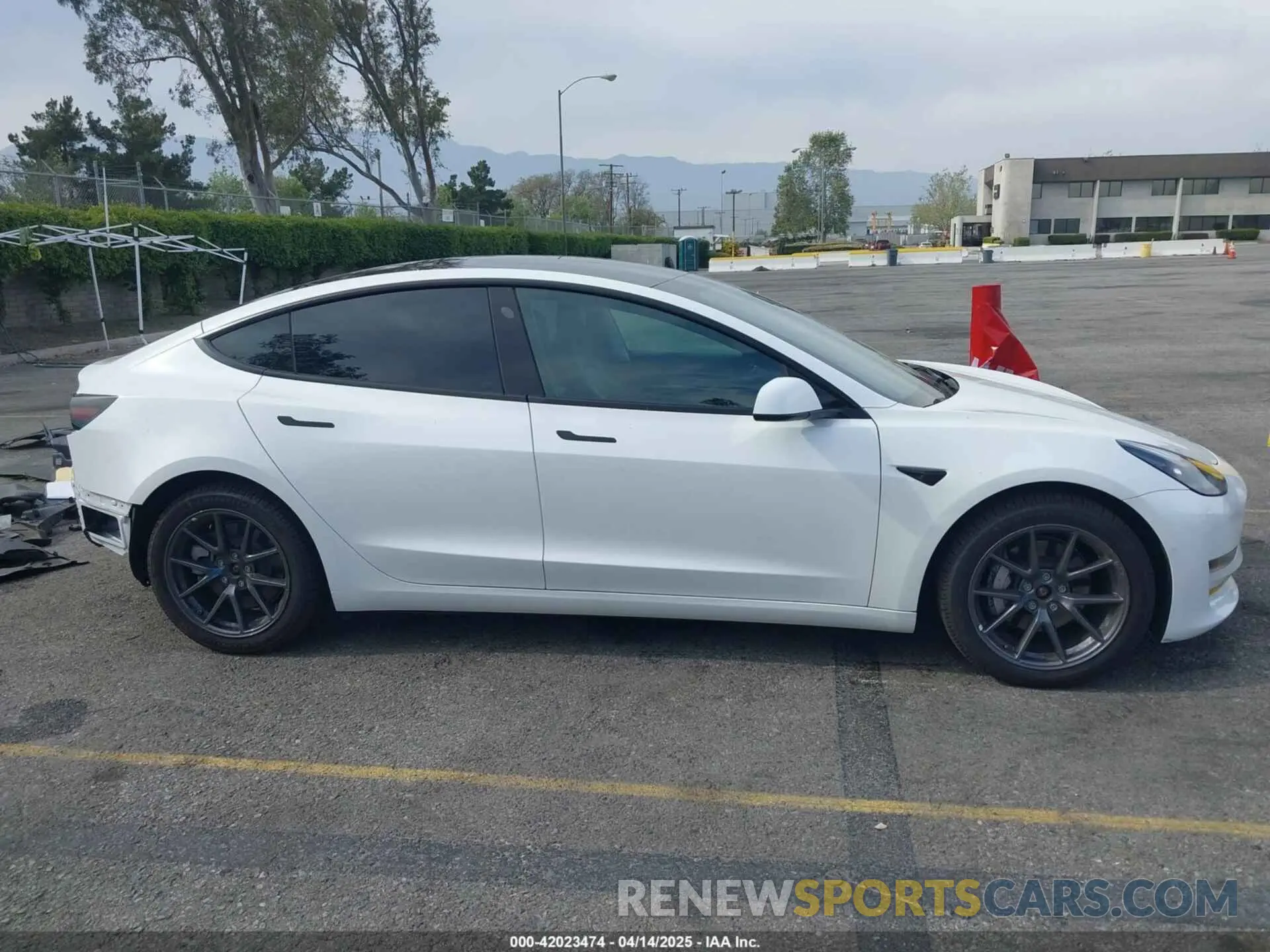 14 Фотография поврежденного автомобиля 5YJ3E1EB7MF089524 TESLA MODEL 3 2021