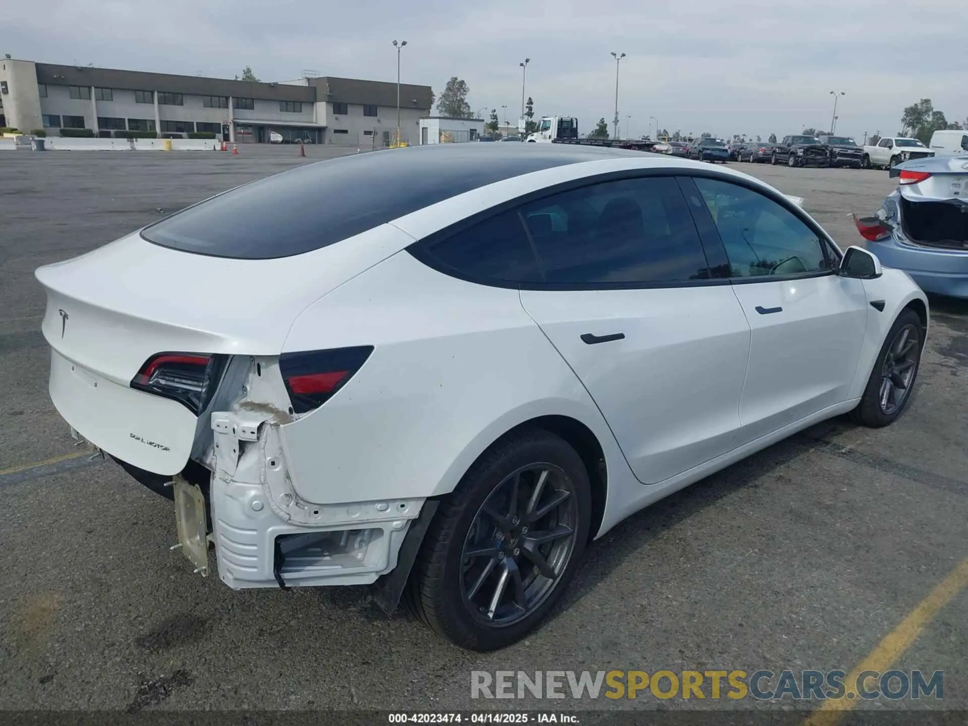 4 Фотография поврежденного автомобиля 5YJ3E1EB7MF089524 TESLA MODEL 3 2021