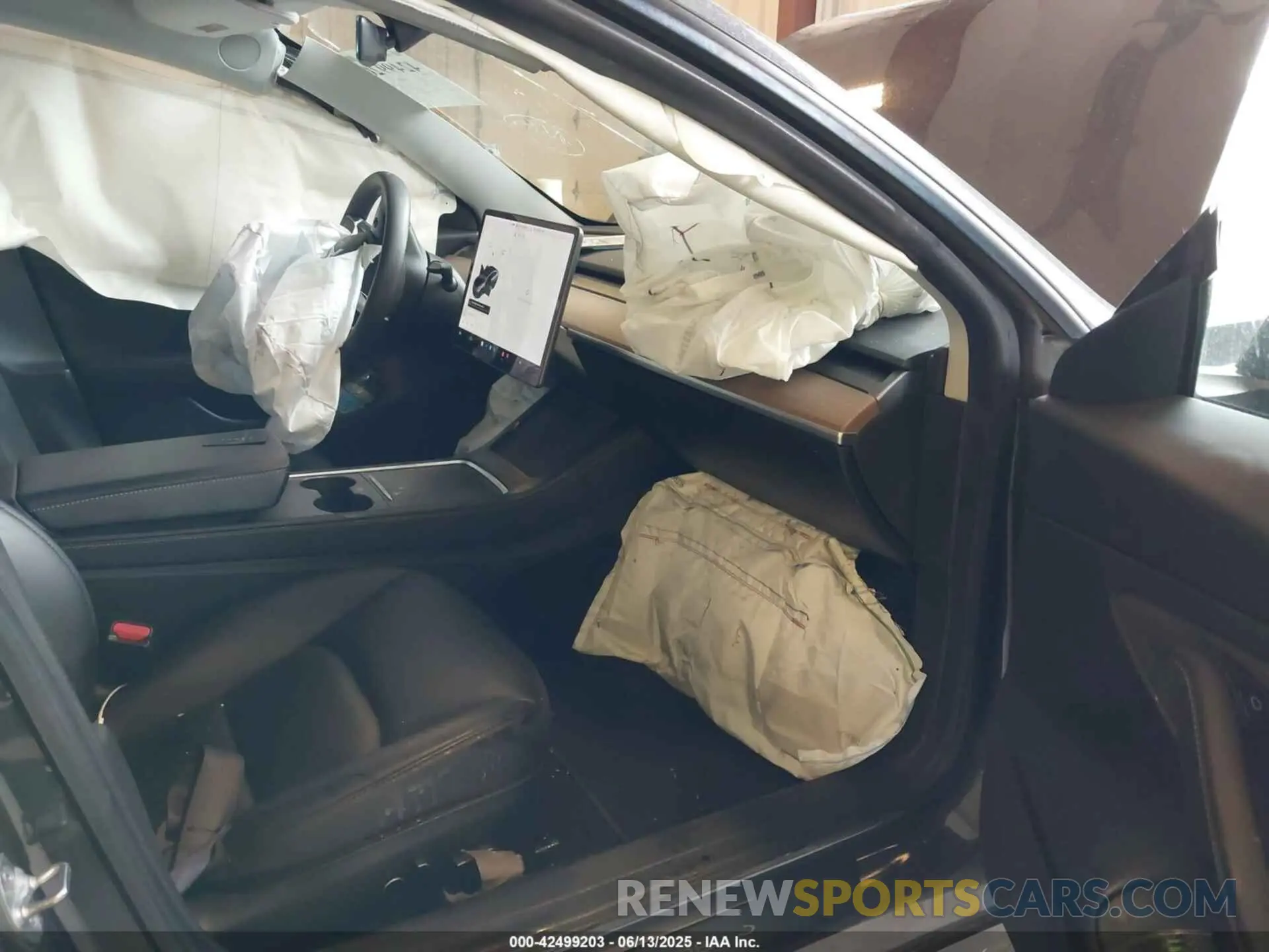 5 Photograph of a damaged car 5YJ3E1EB7MF869300 TESLA MODEL 3 2021