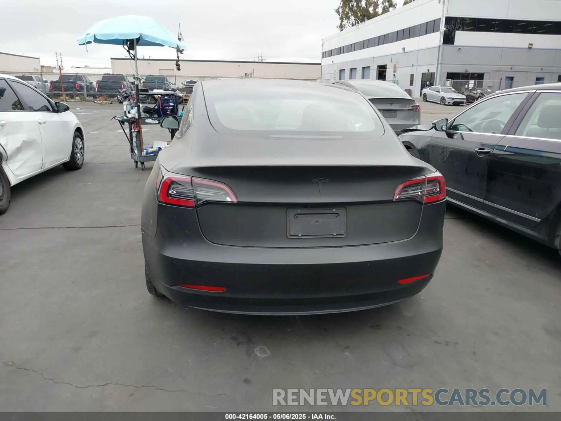 17 Фотография поврежденного автомобиля 5YJ3E1EB7MF879745 TESLA MODEL 3 2021