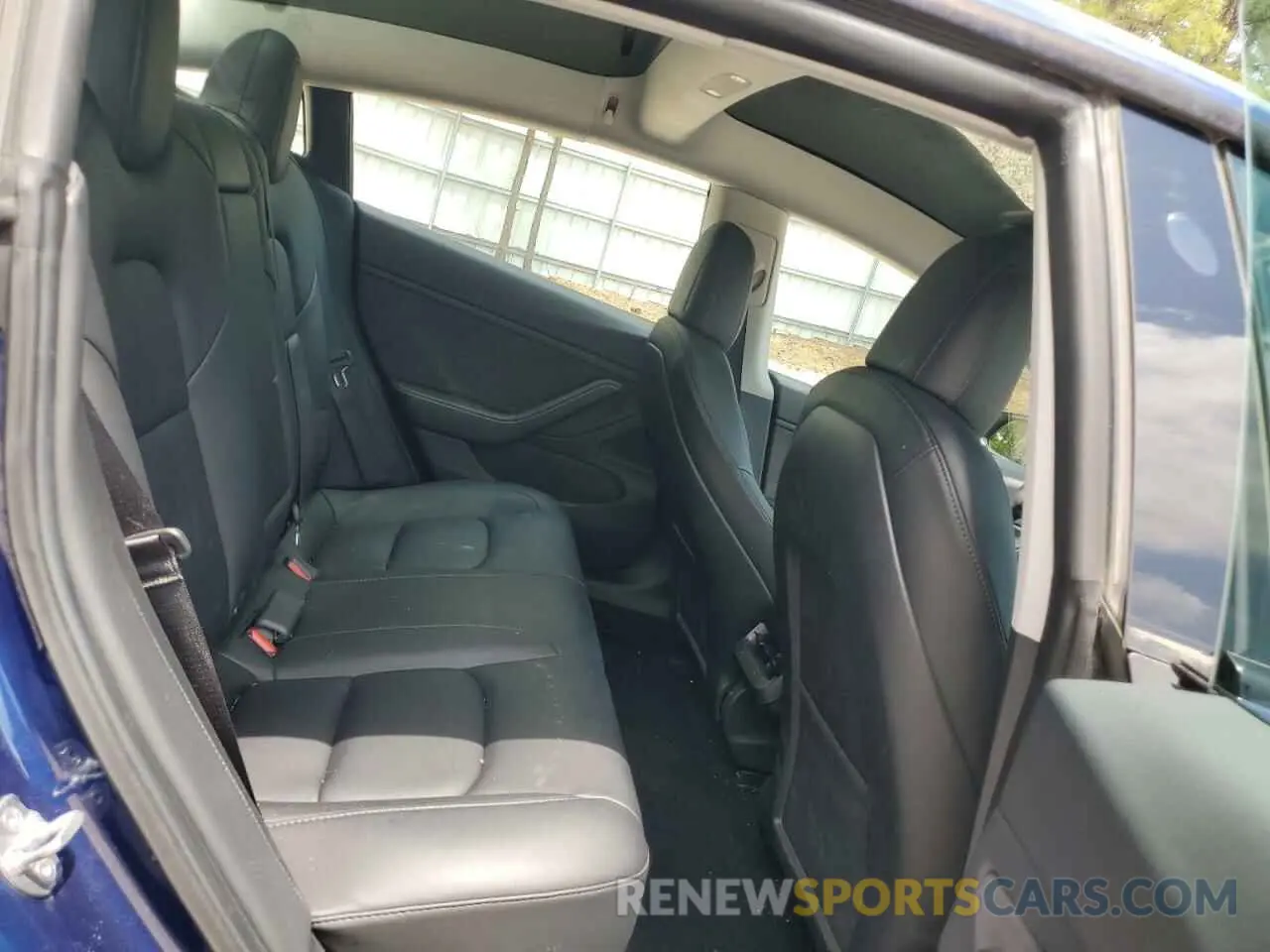 10 Photograph of a damaged car 5YJ3E1EB7MF906605 TESLA MODEL 3 2021