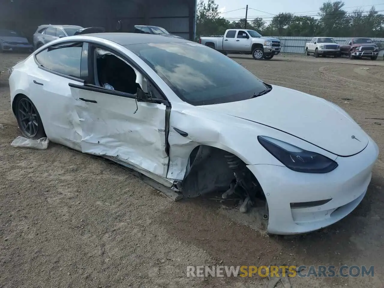4 Photograph of a damaged car 5YJ3E1EB7MF924831 TESLA MODEL 3 2021