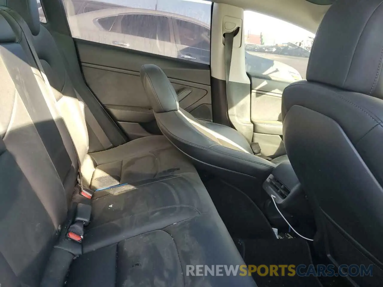 10 Photograph of a damaged car 5YJ3E1EB7MF938082 TESLA MODEL 3 2021