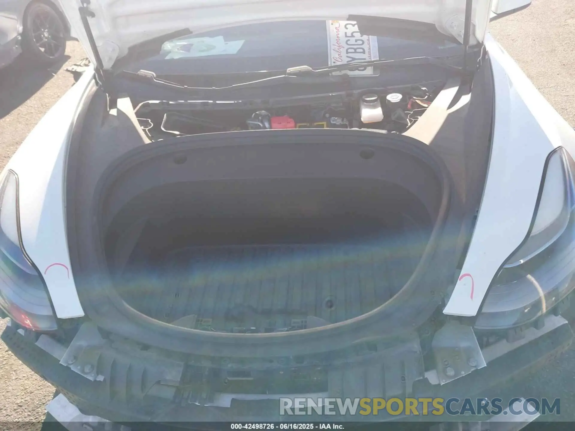 10 Photograph of a damaged car 5YJ3E1EB8MF005923 TESLA MODEL 3 2021
