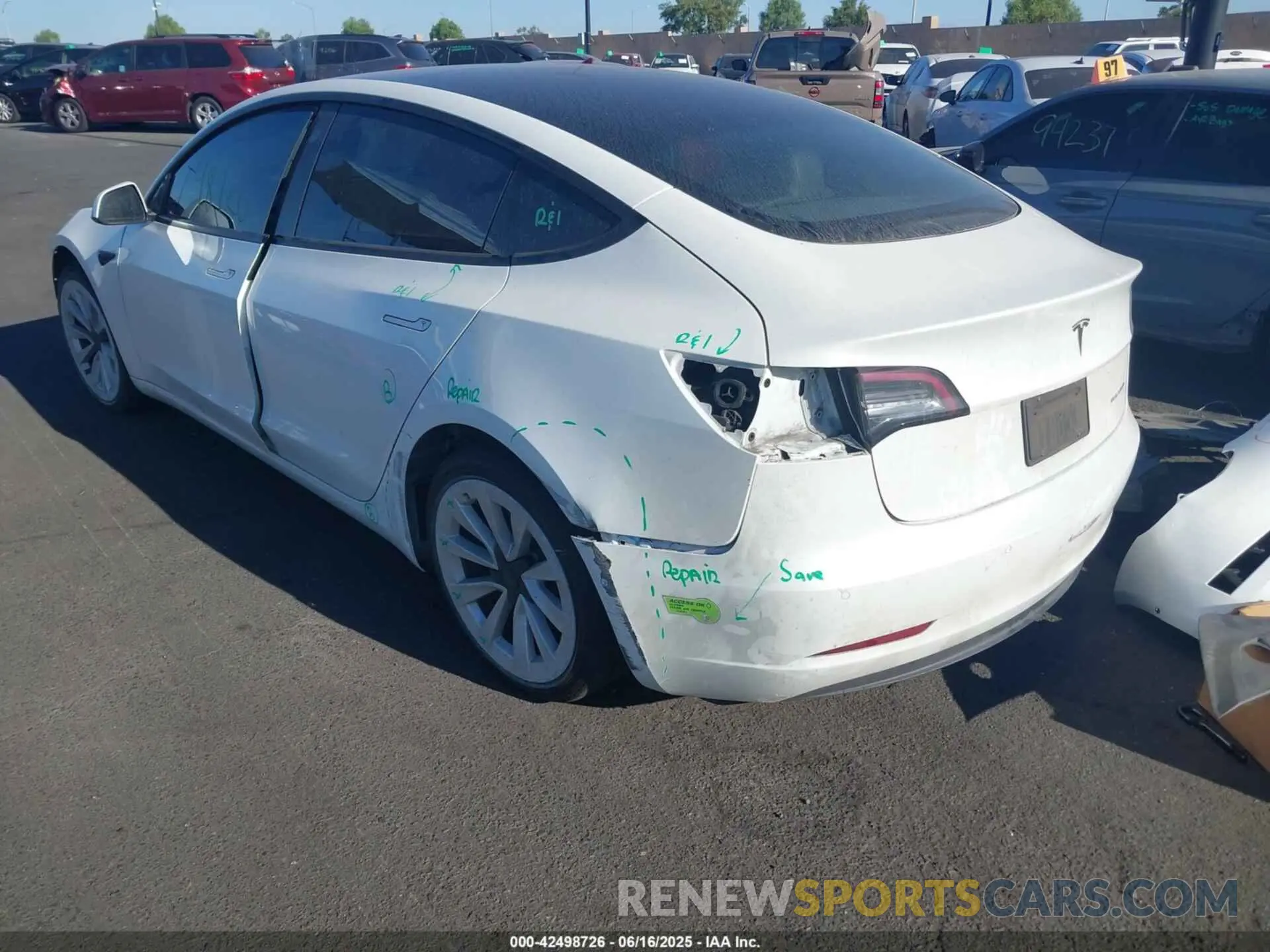 3 Photograph of a damaged car 5YJ3E1EB8MF005923 TESLA MODEL 3 2021