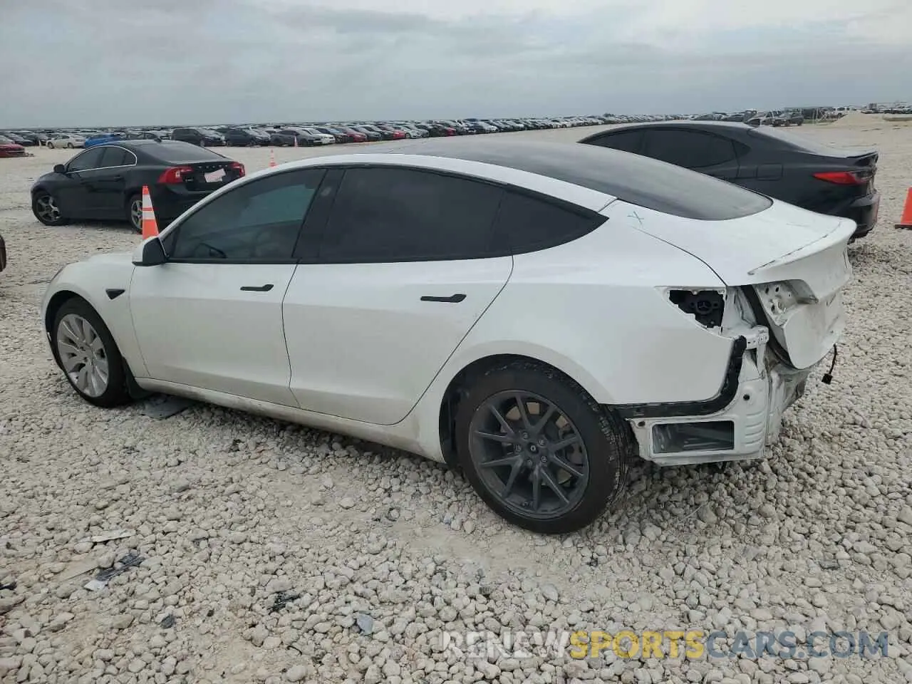 2 Photograph of a damaged car 5YJ3E1EB8MF079732 TESLA MODEL 3 2021